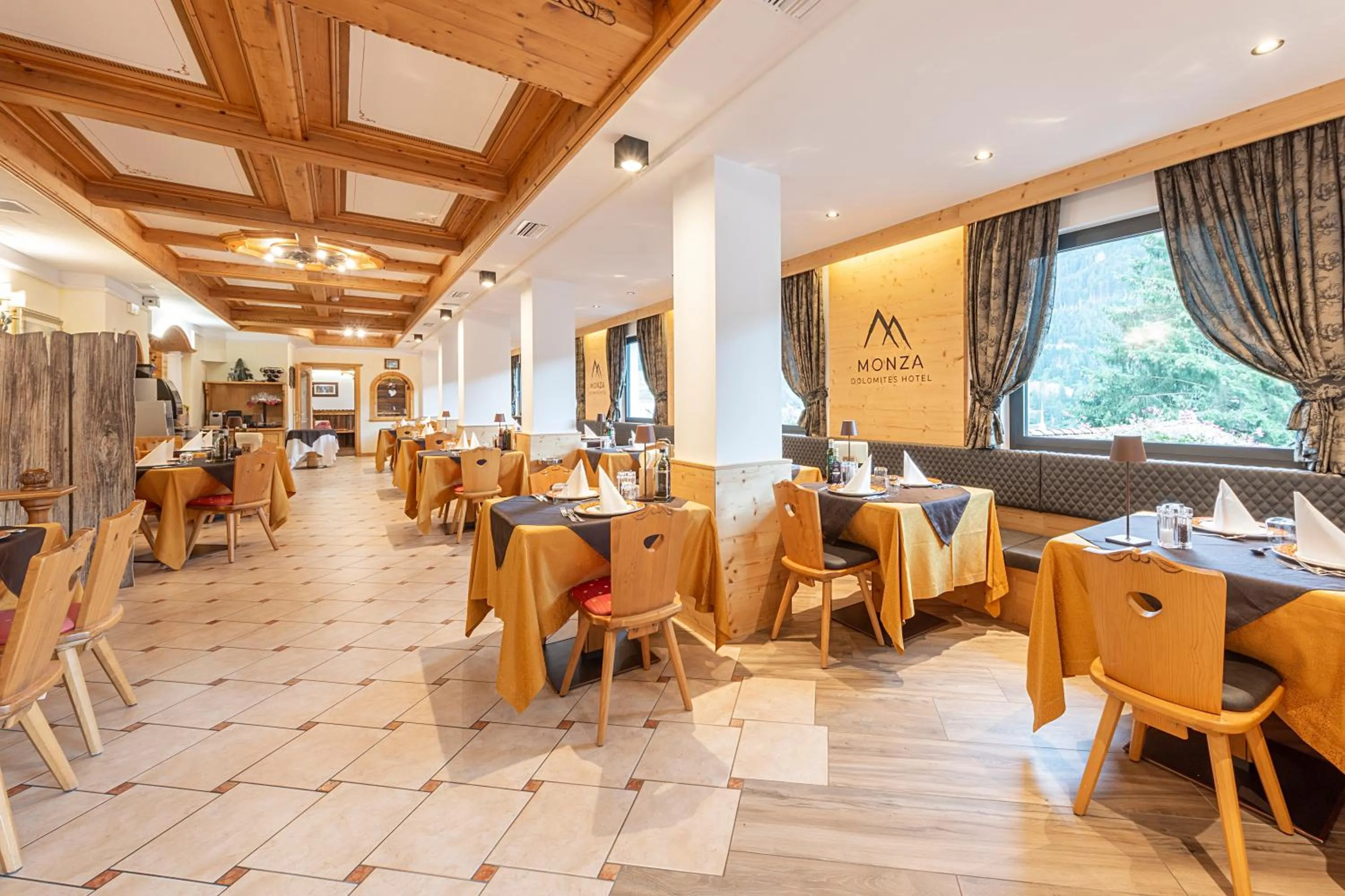 Restaurant/places to eat in Monza Dolomites Hotel