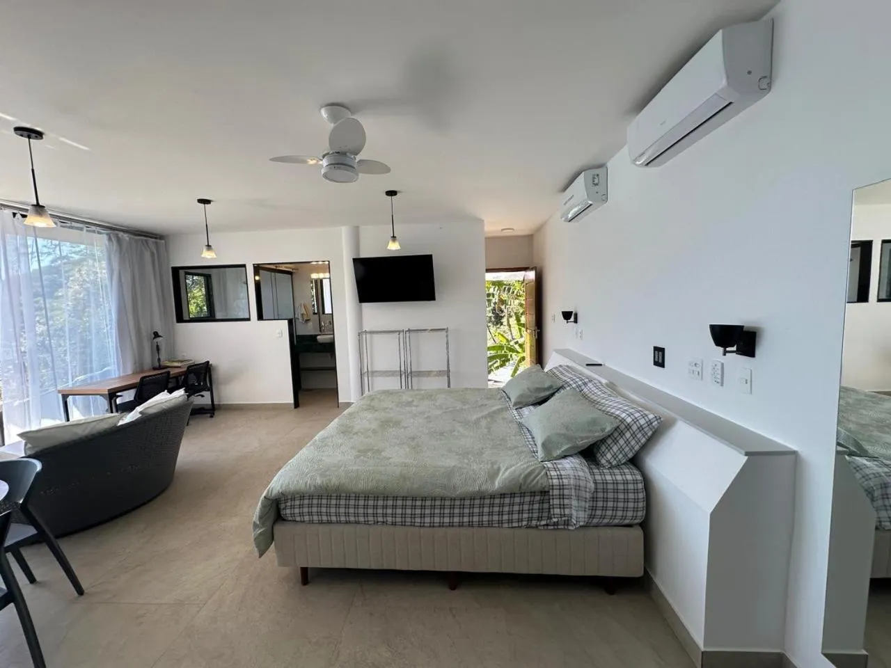 Bedroom, Bed in Asalem