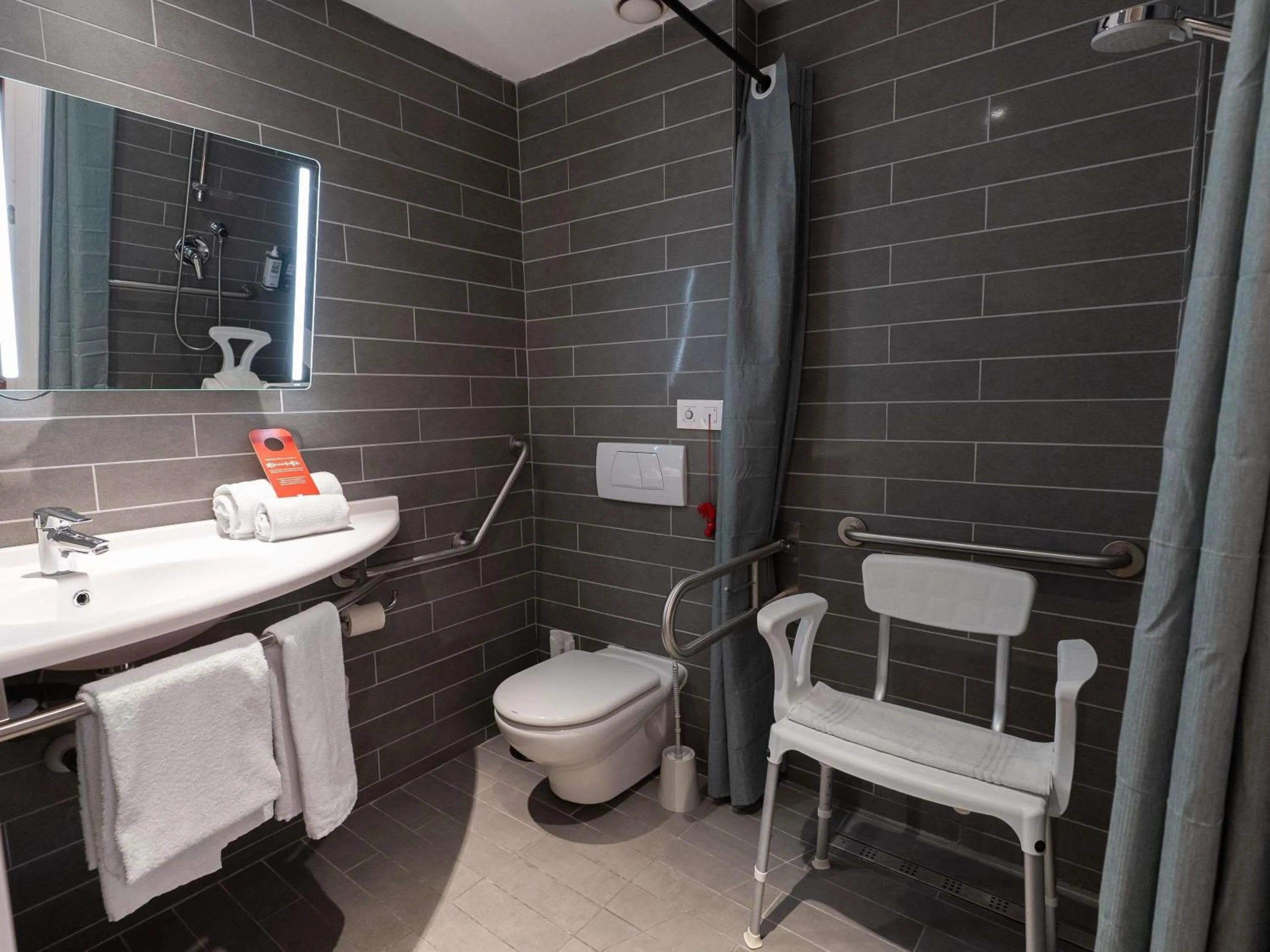 Bedroom in Ibis Malaga Centro Ciudad