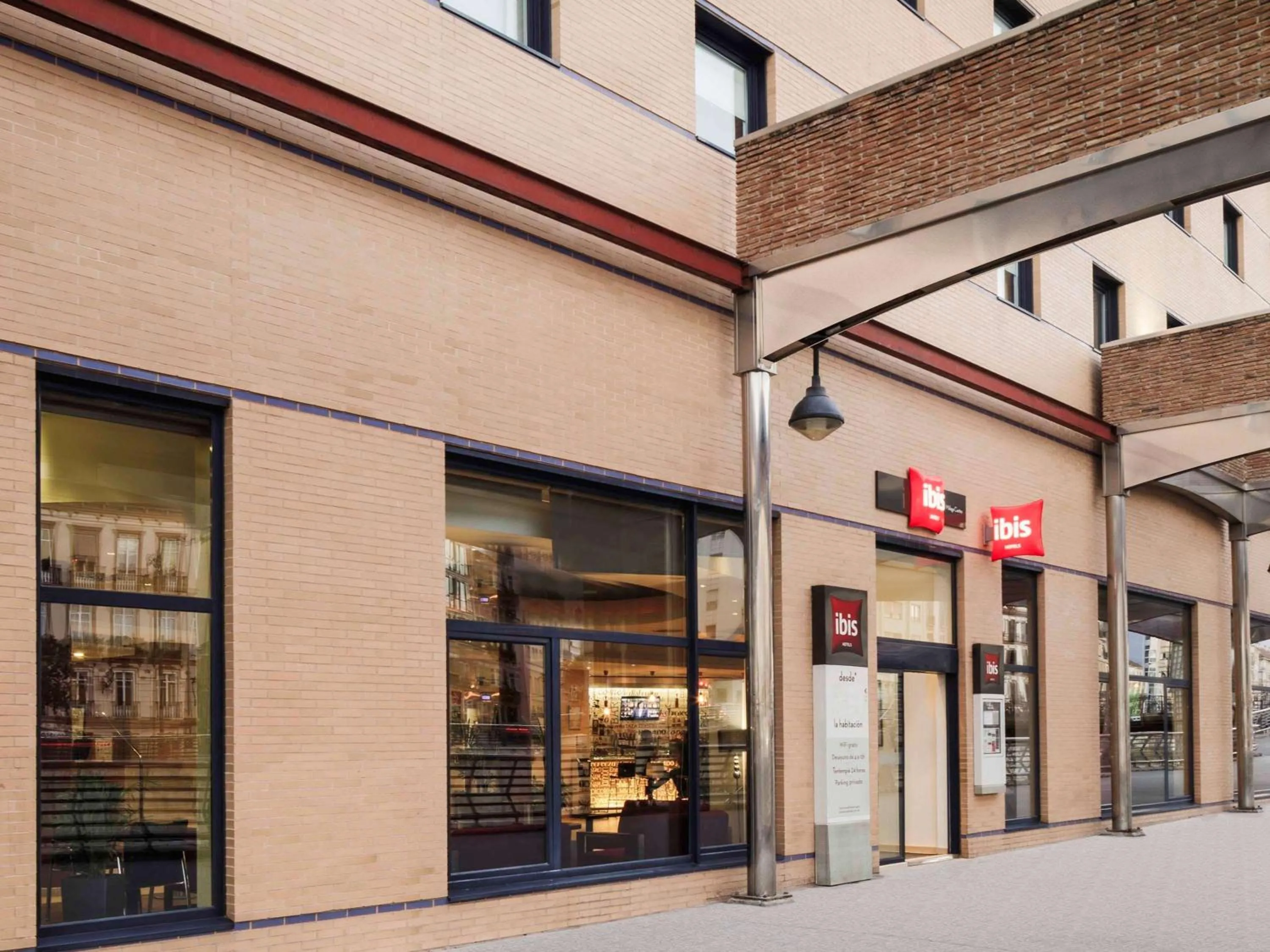 Property building in Ibis Malaga Centro Ciudad