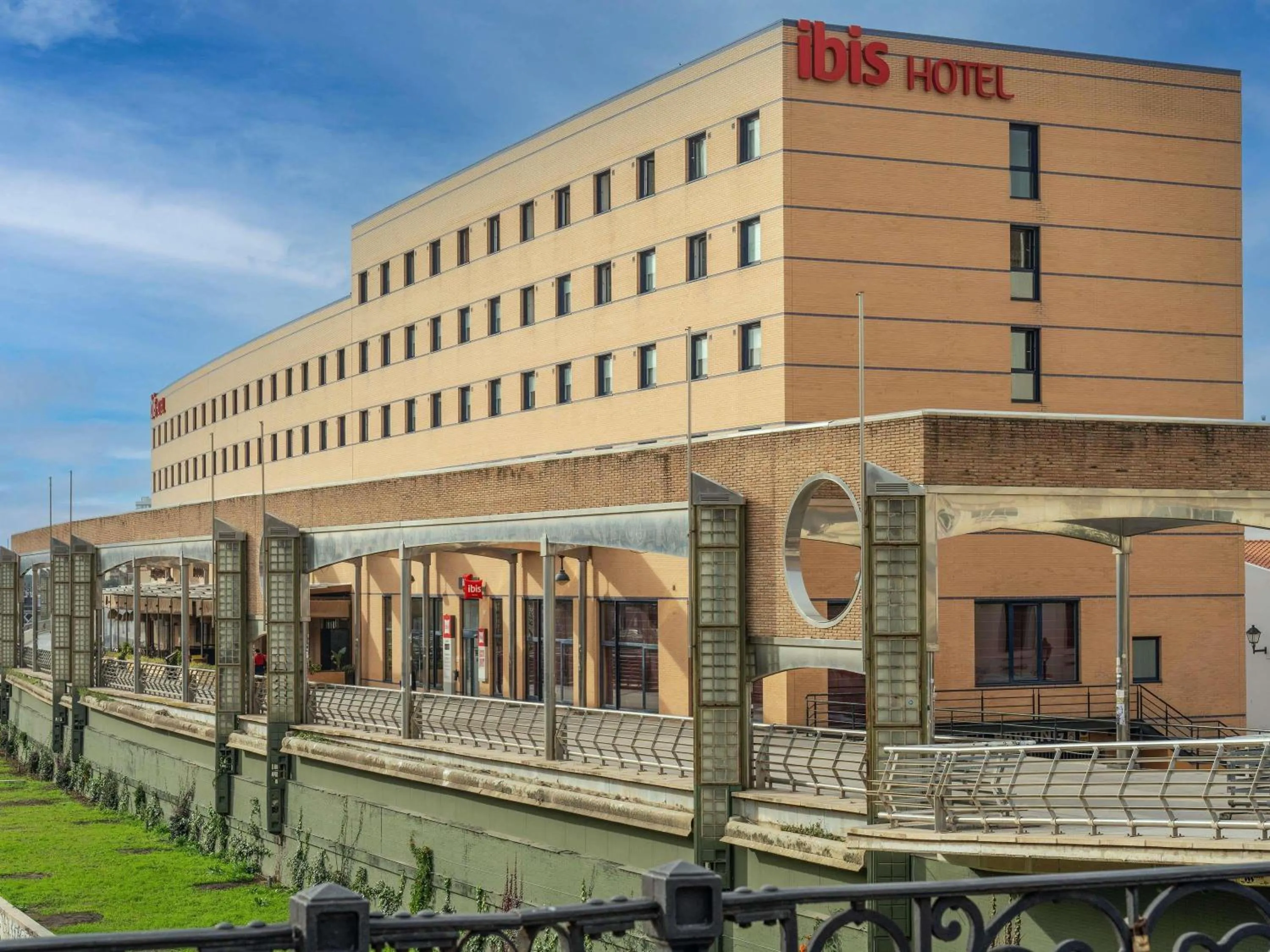 Property building in Ibis Malaga Centro Ciudad