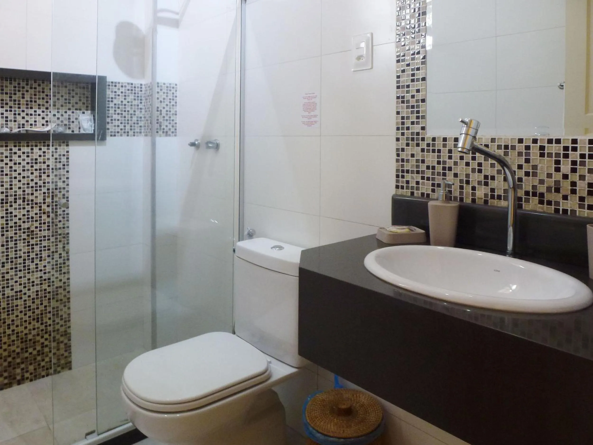 Shower in Pousada Casablanca