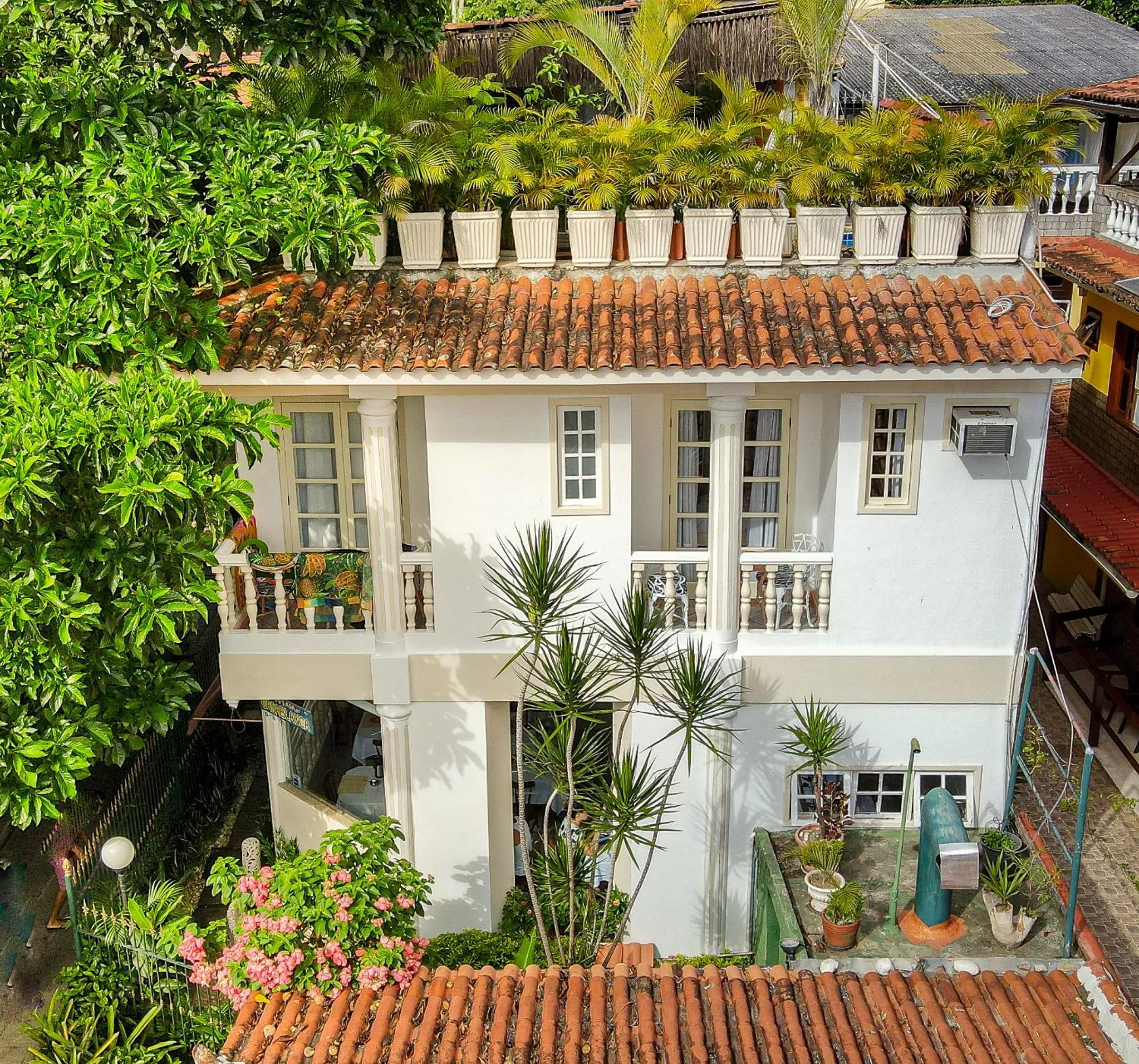 Property building in Pousada Casablanca