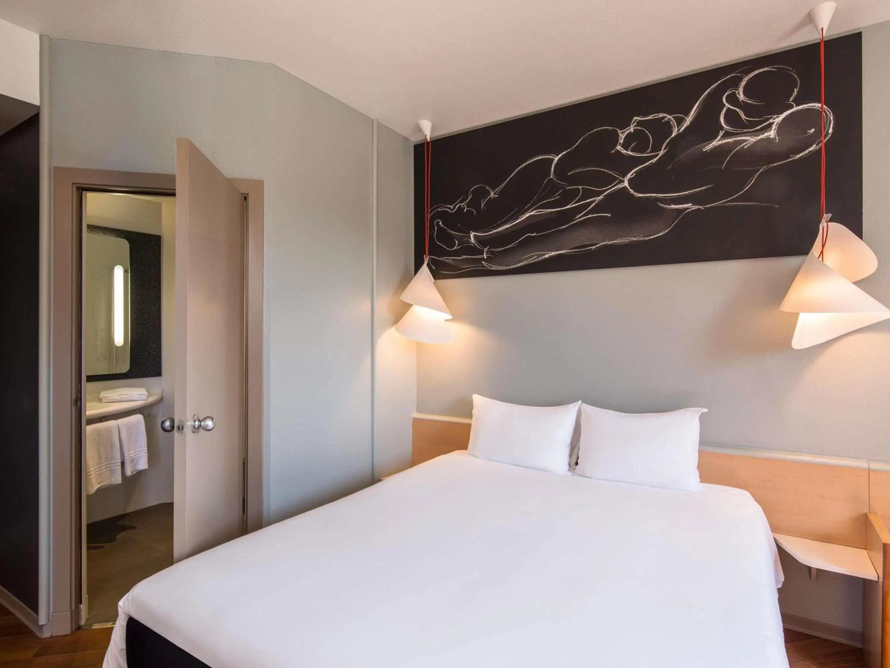 Bedroom, Bed in Ibis Sevilla