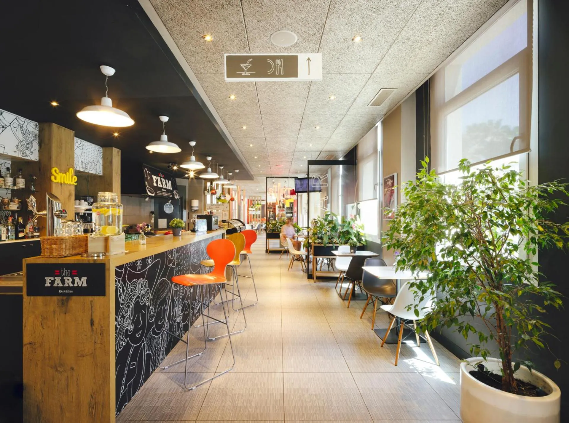 Restaurant/places to eat in Ibis Sevilla