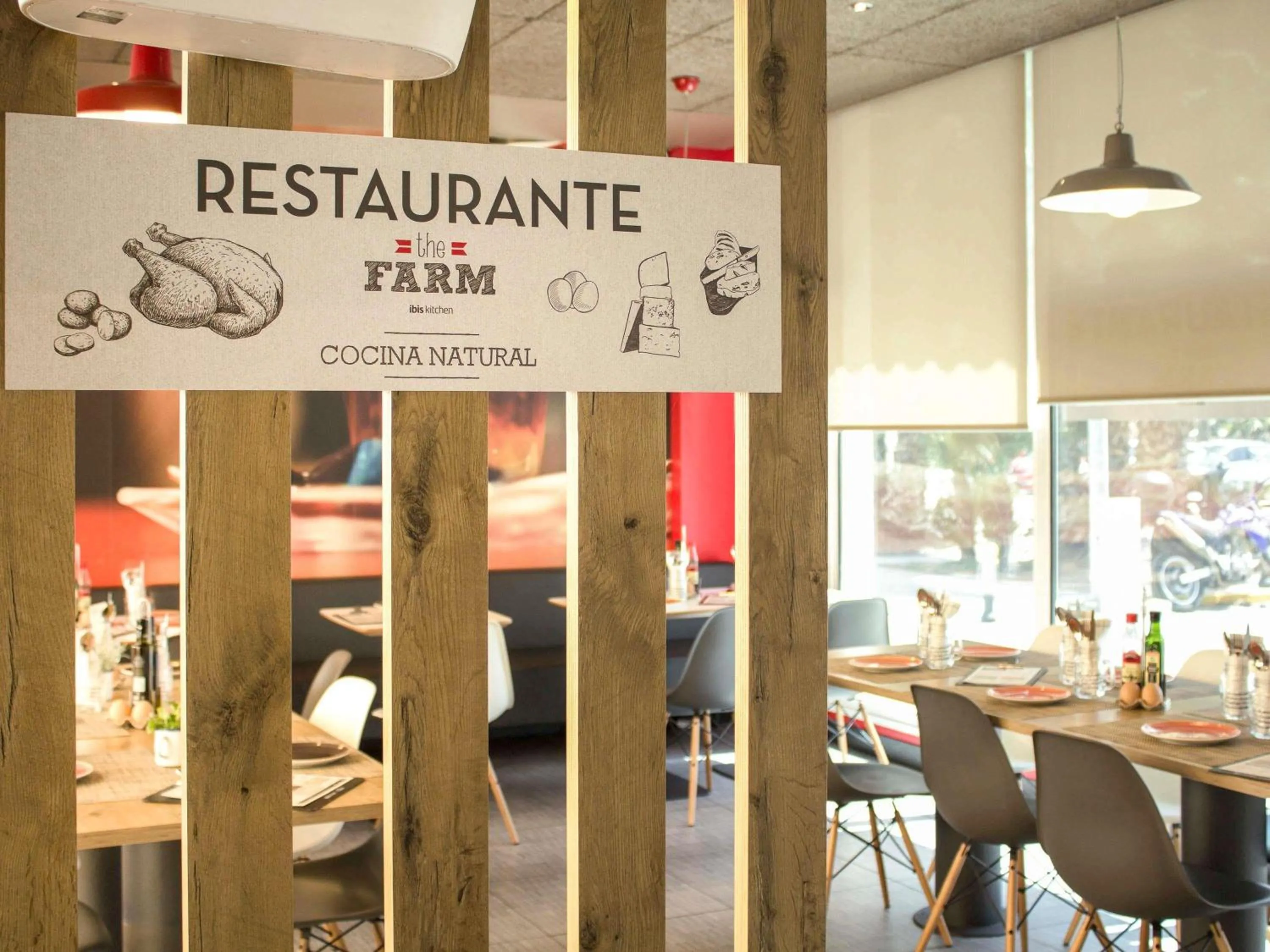 Restaurant/places to eat in Ibis Sevilla