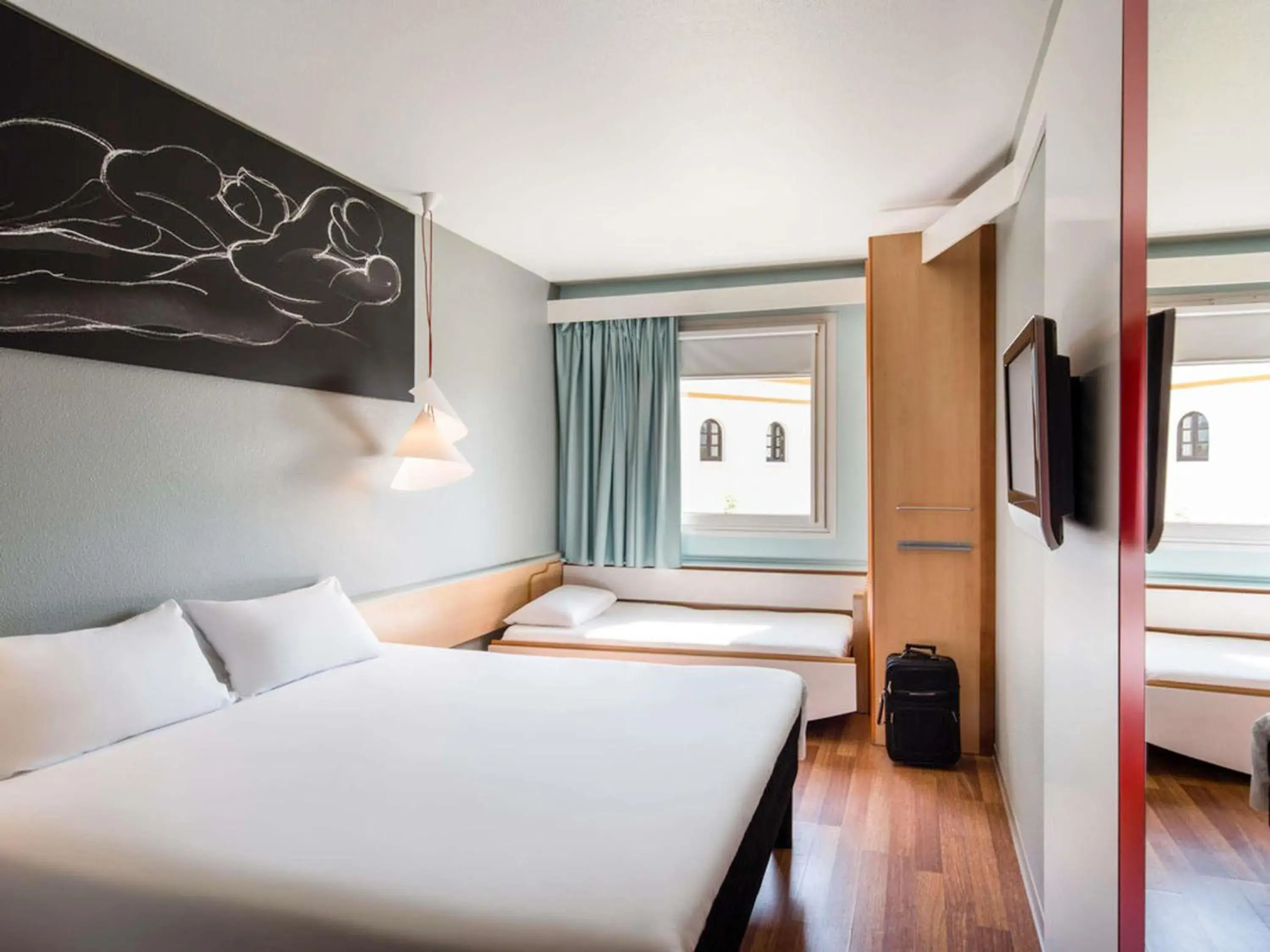 Double Room with Extra Bed in Ibis Sevilla Double Room with Extra Bed in Ibis Sevilla