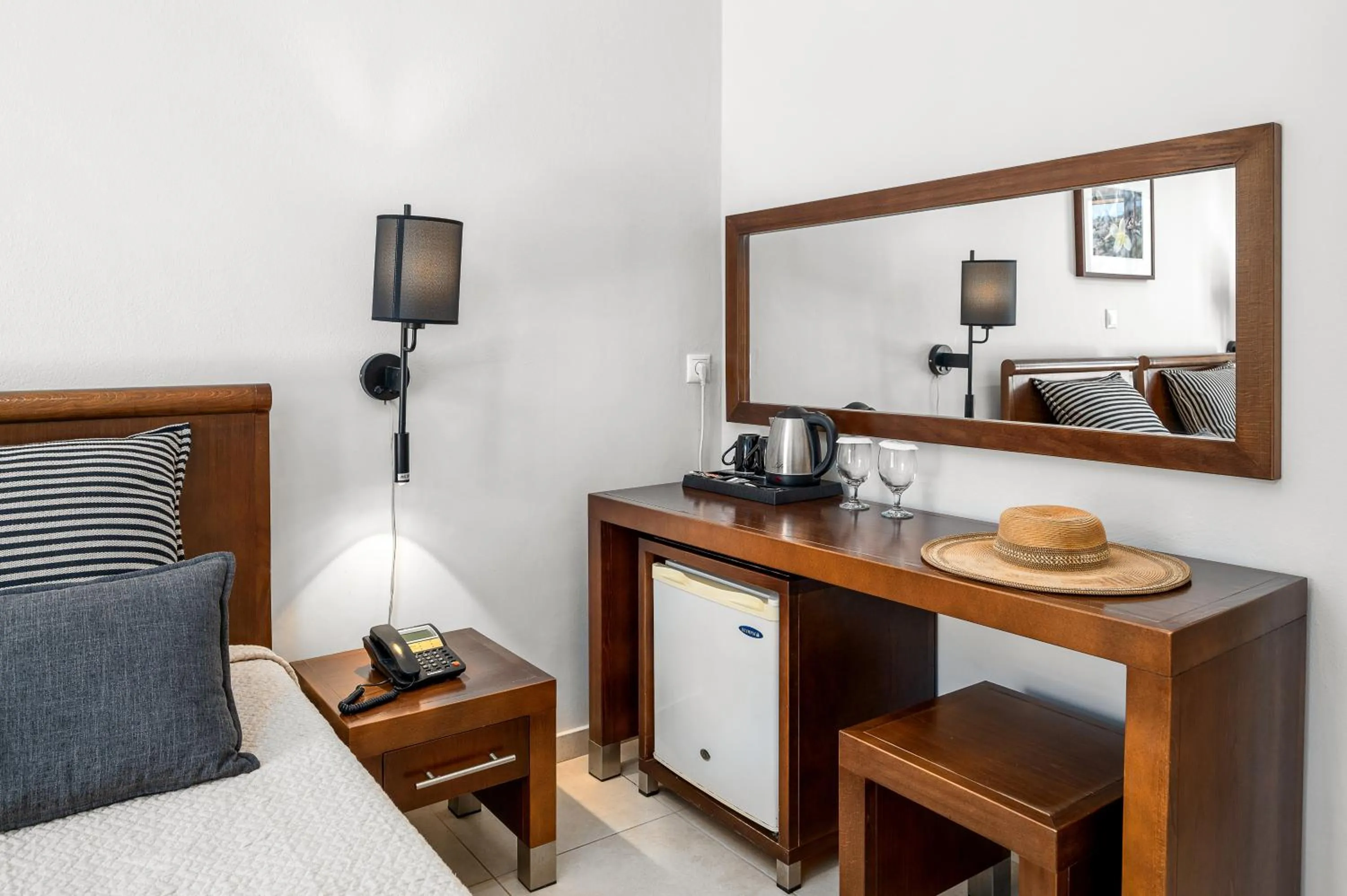 Bed in Glaros Hotel Apartment