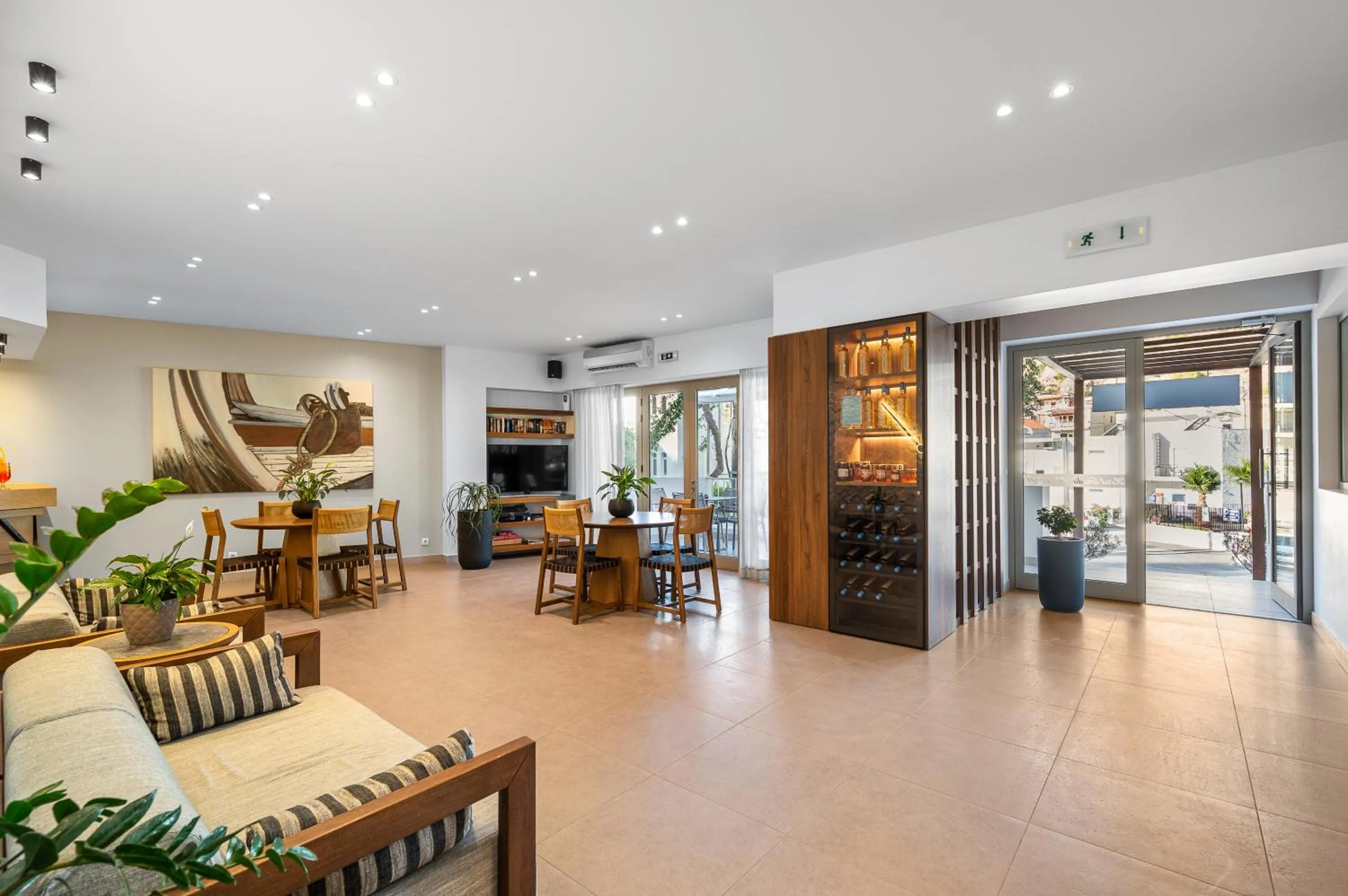 Glaros Hotel Apartment