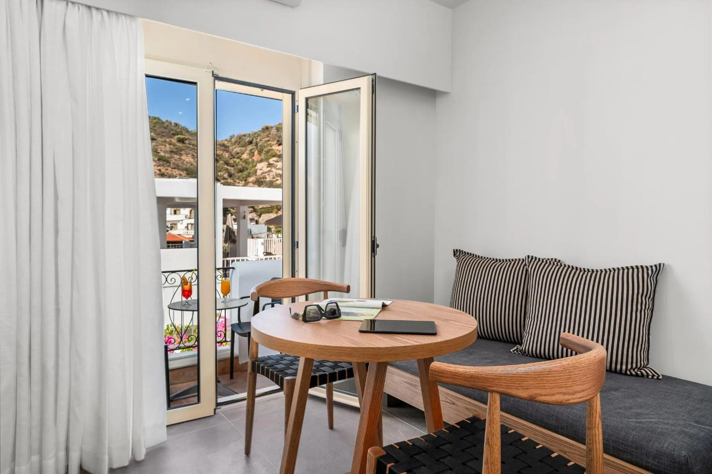 Glaros Hotel Apartment