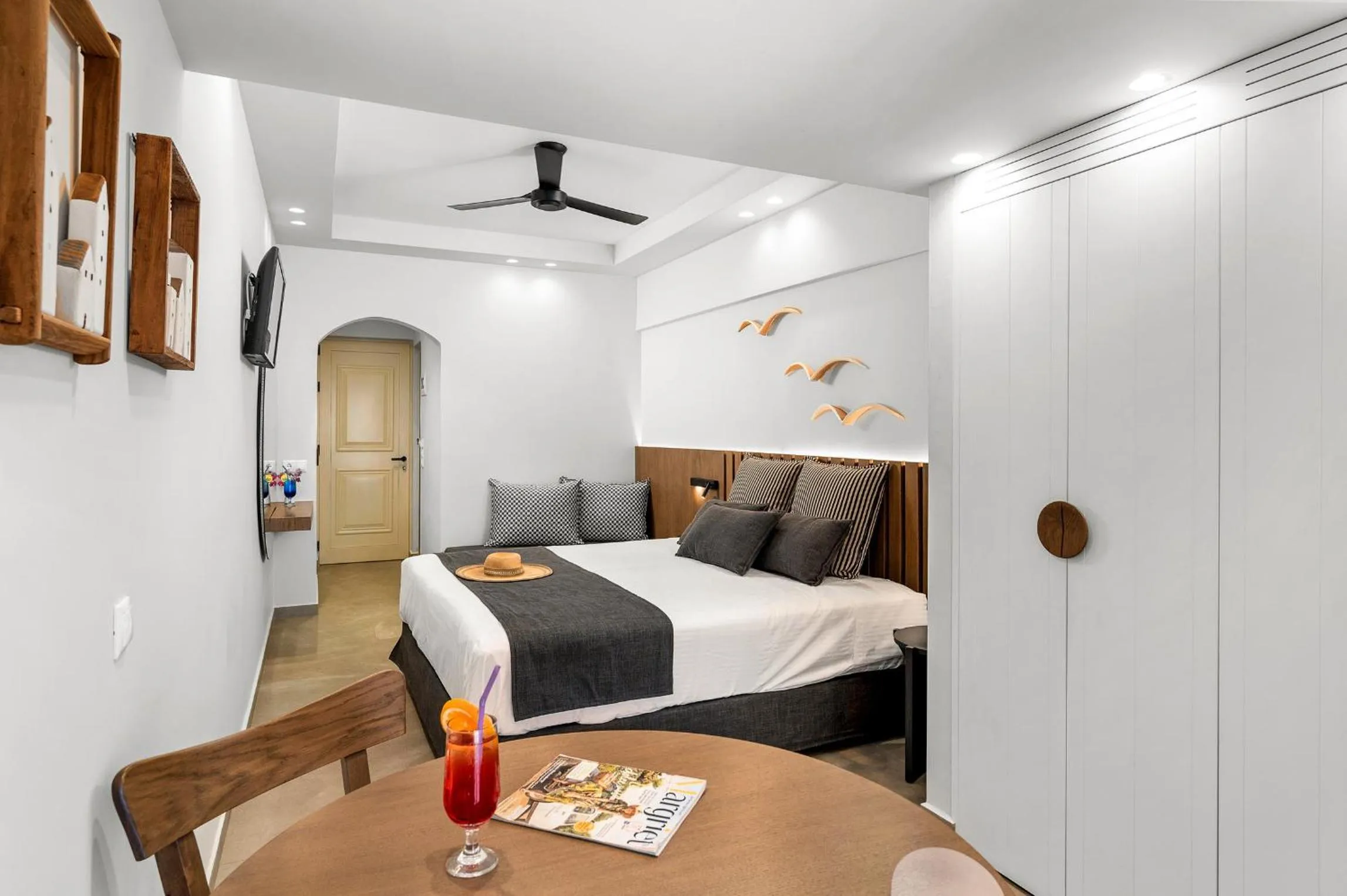 Bed in Glaros Hotel Apartment