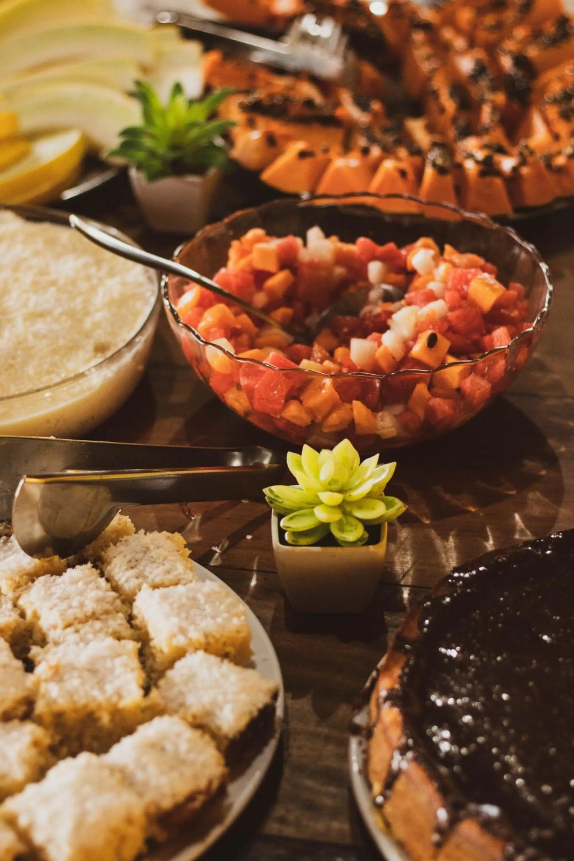 Food in Lonier Praia Inn Flats