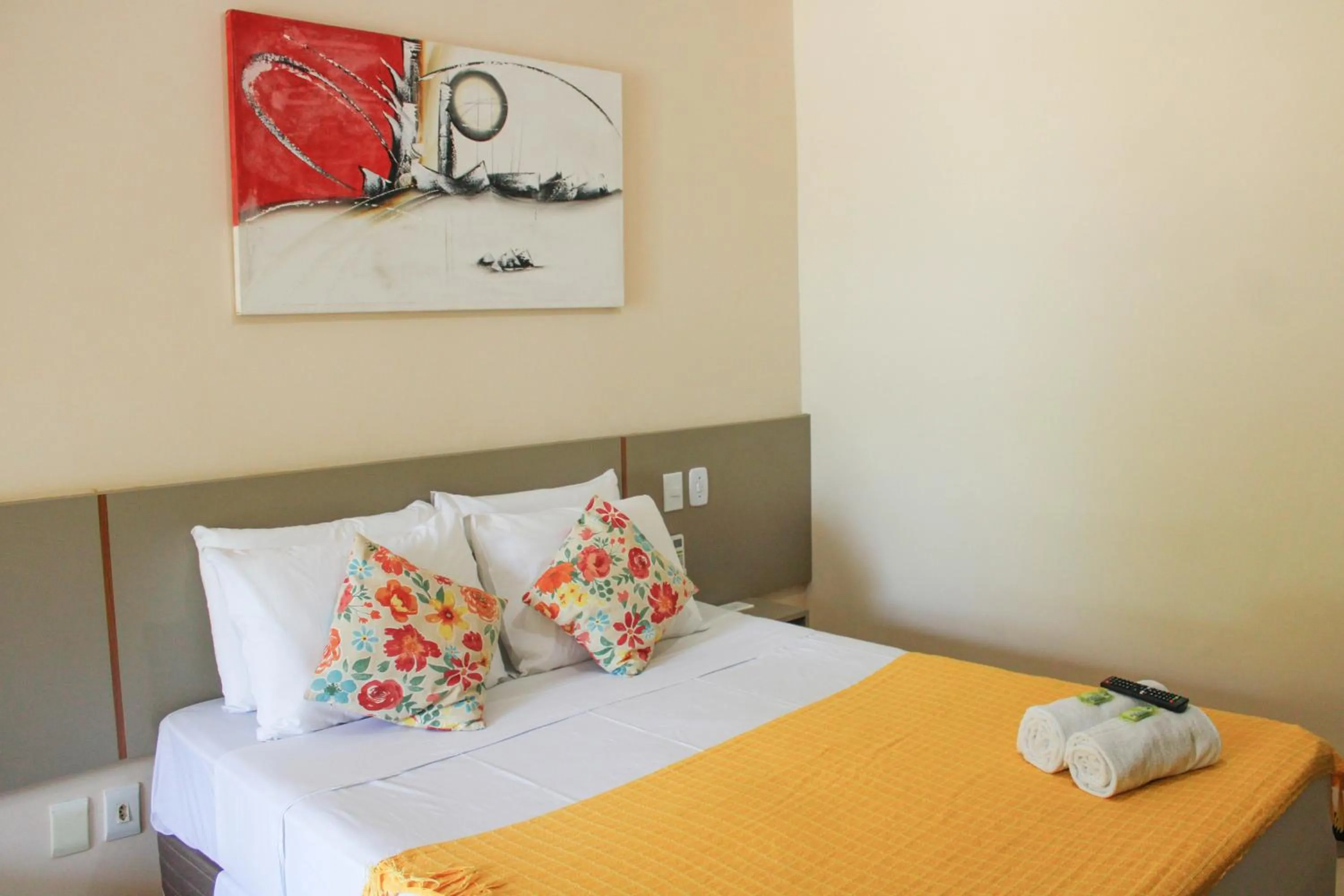 Bed in Lonier Praia Inn Flats