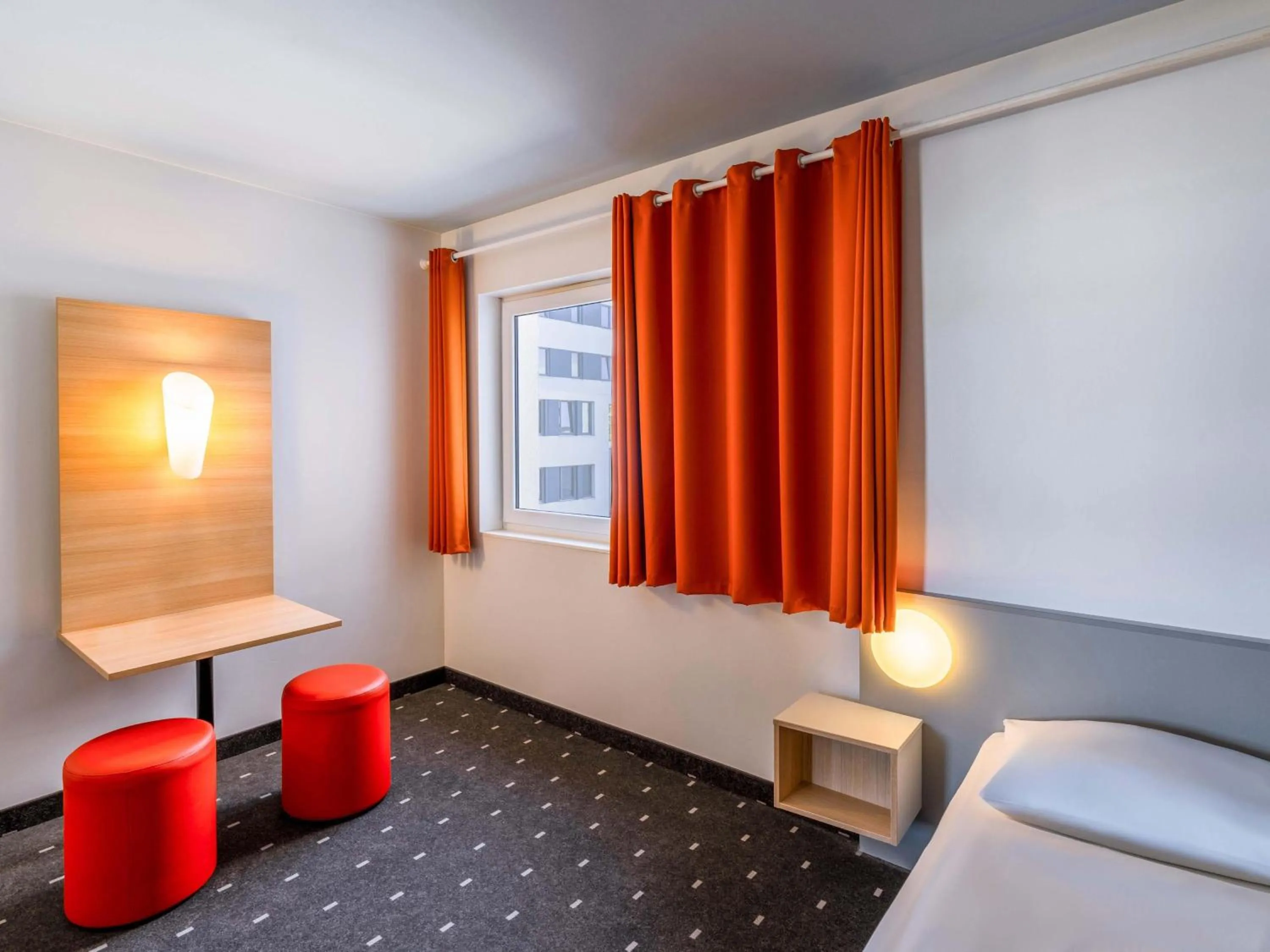 TV and multimedia, Bed in B&B HOTEL Magdeburg-City