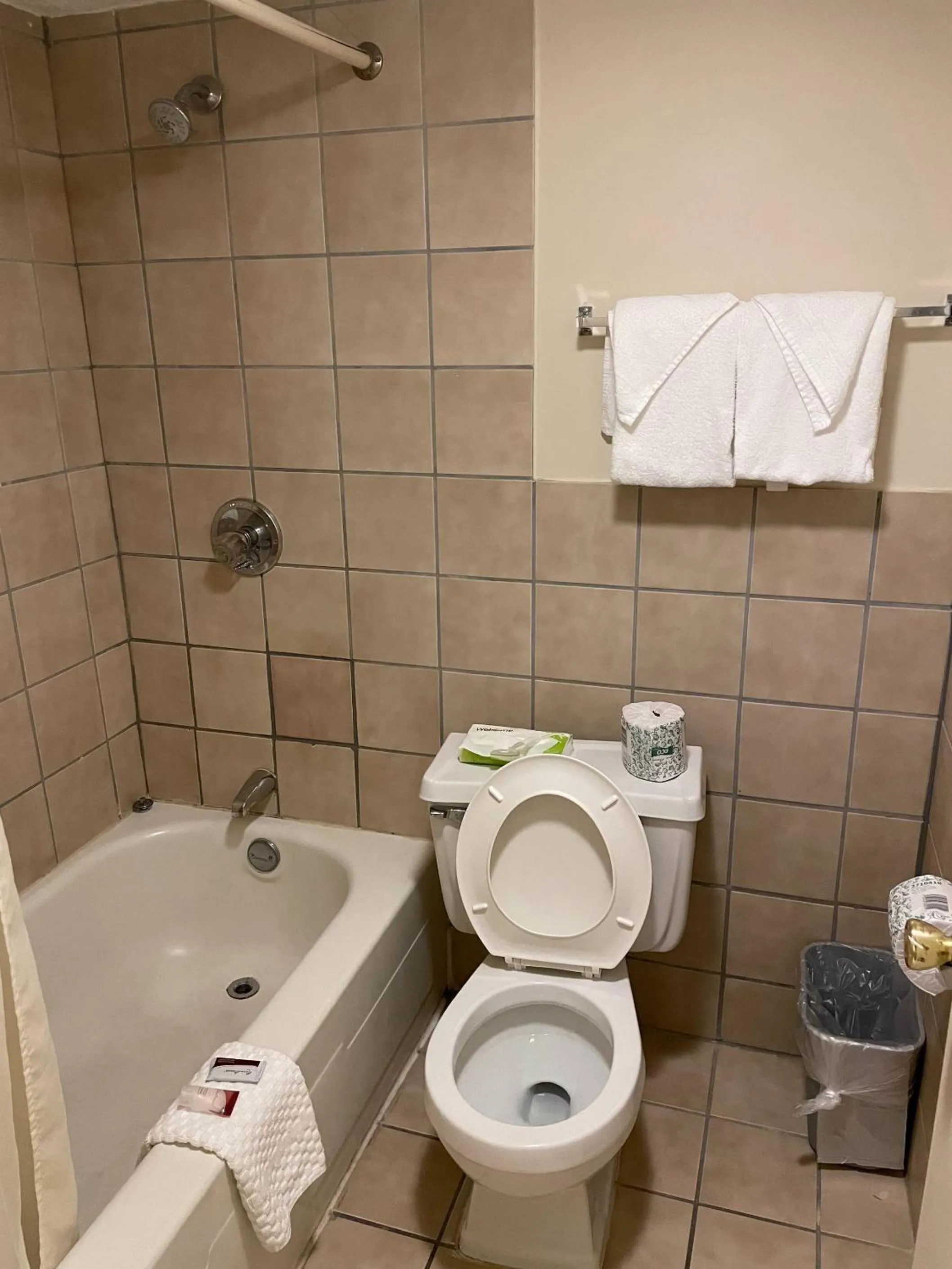 Bathroom in Wildwood Inn