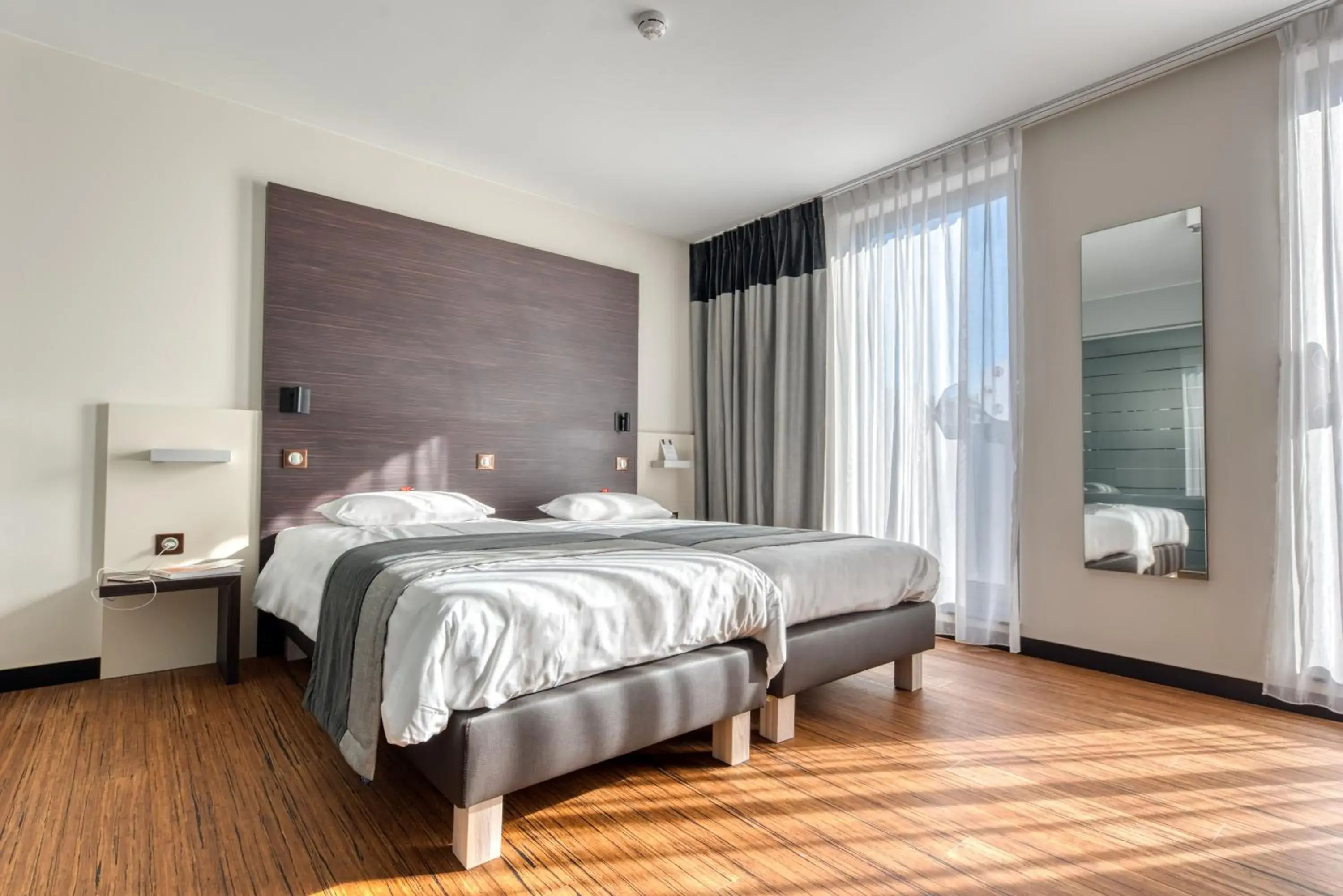 Twin Room - single occupancy in Le Merceny Motel Twin Room - single occupancy in Le Merceny Motel