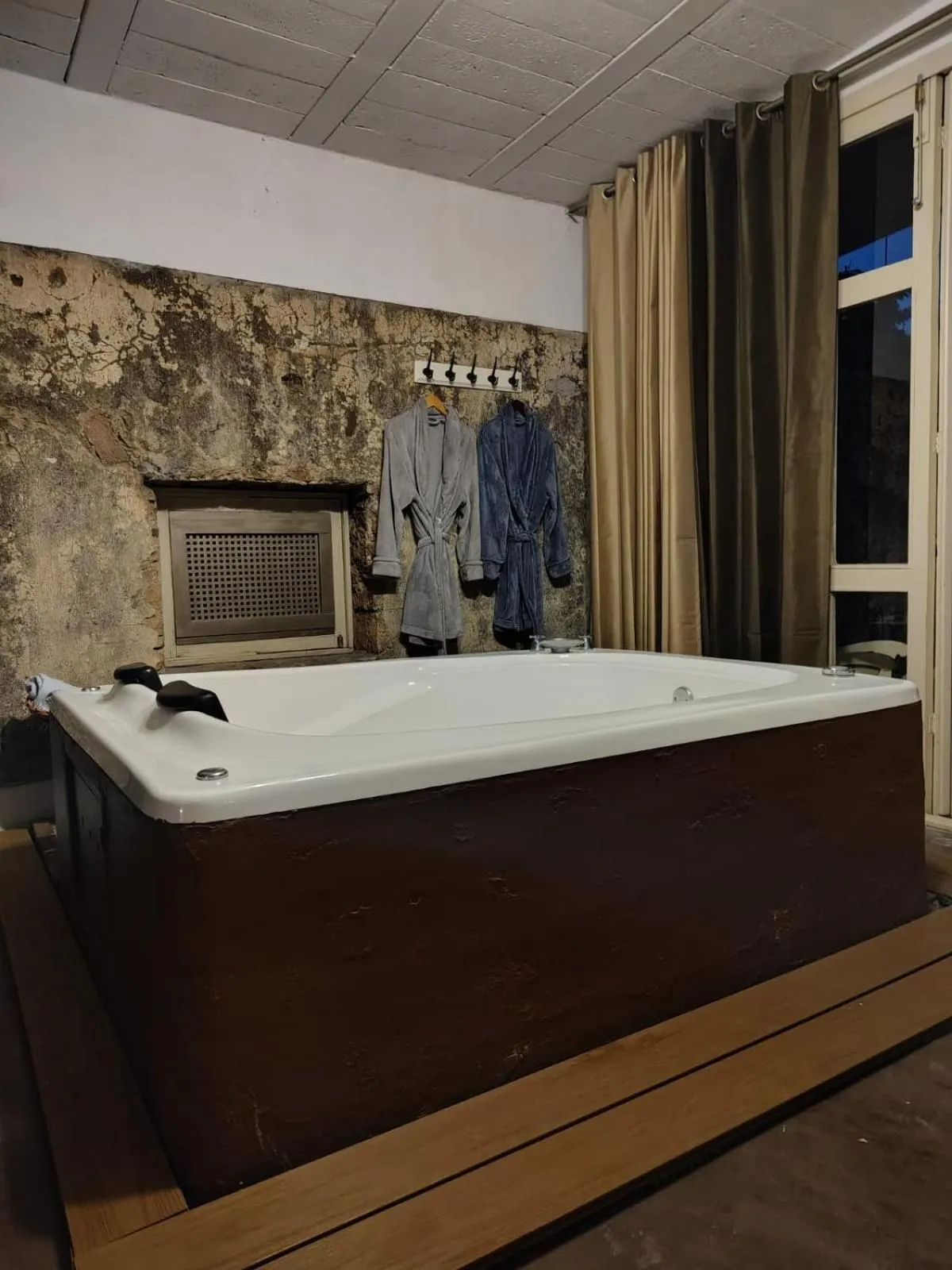 Hot Tub in La Casa del Atrio