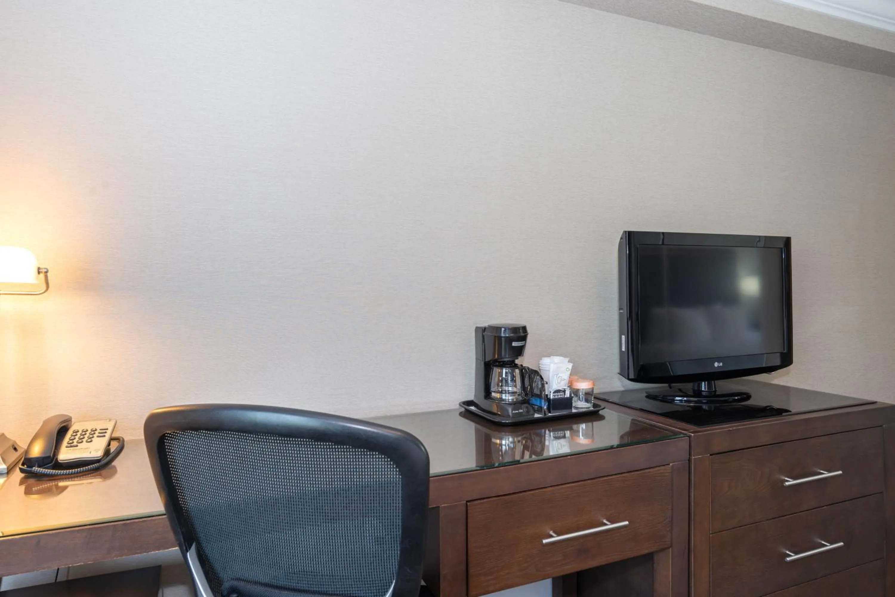 Photo of the whole room in Sandman Hotel & Suites Calgary South
