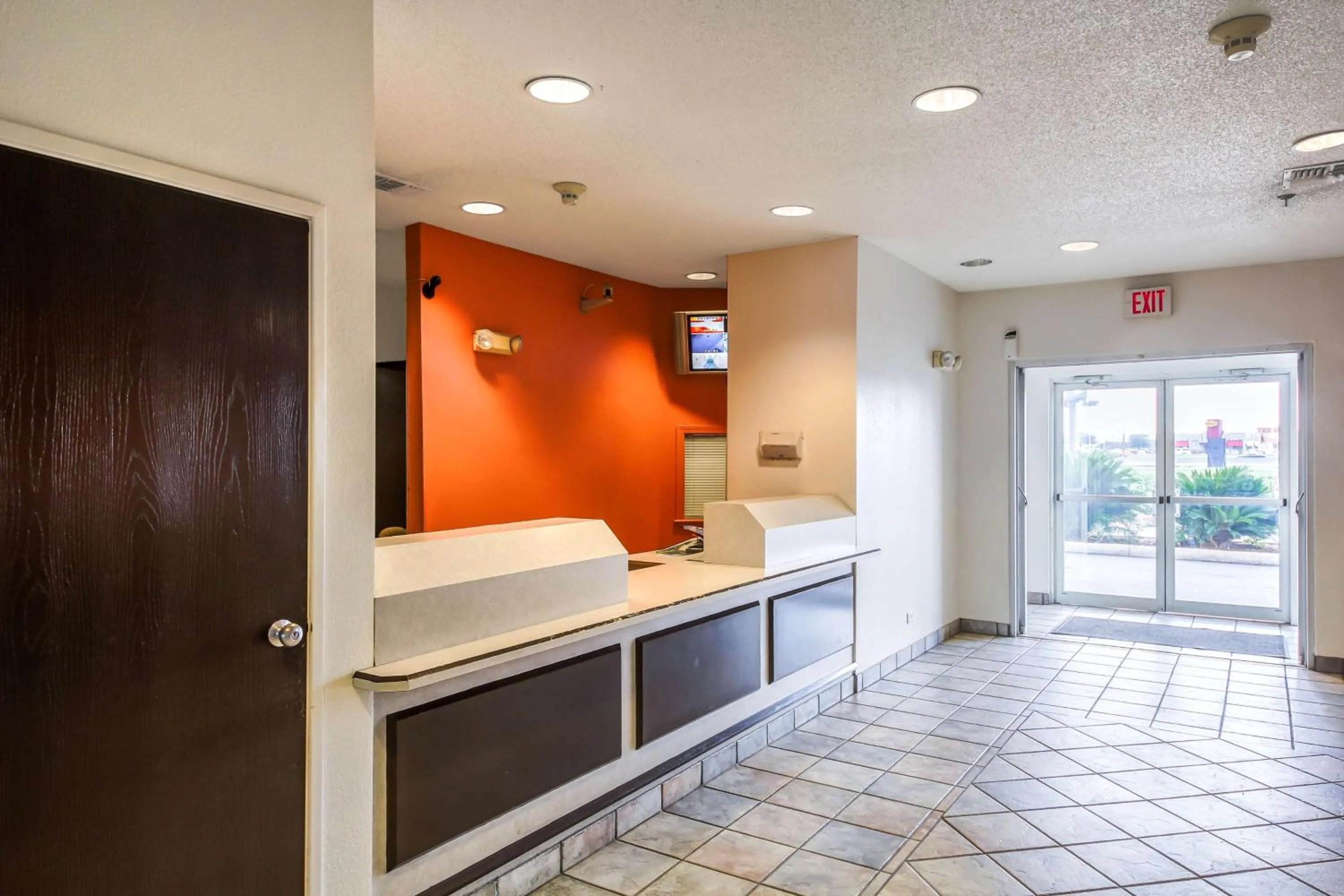 Lobby or reception in Motel 6 New Braunfels