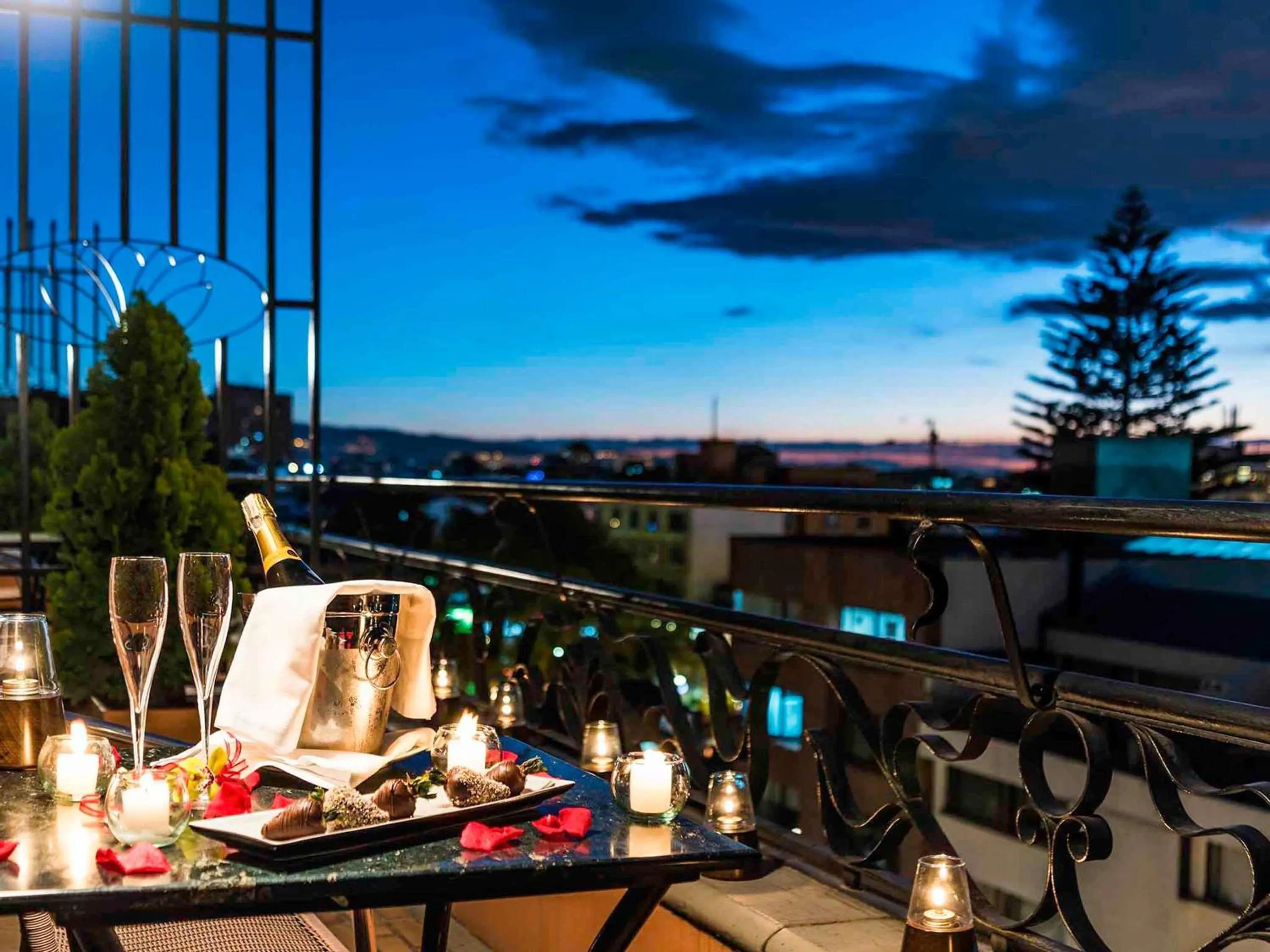 Photo of the whole room in Sofitel Bogota Victoria Regia