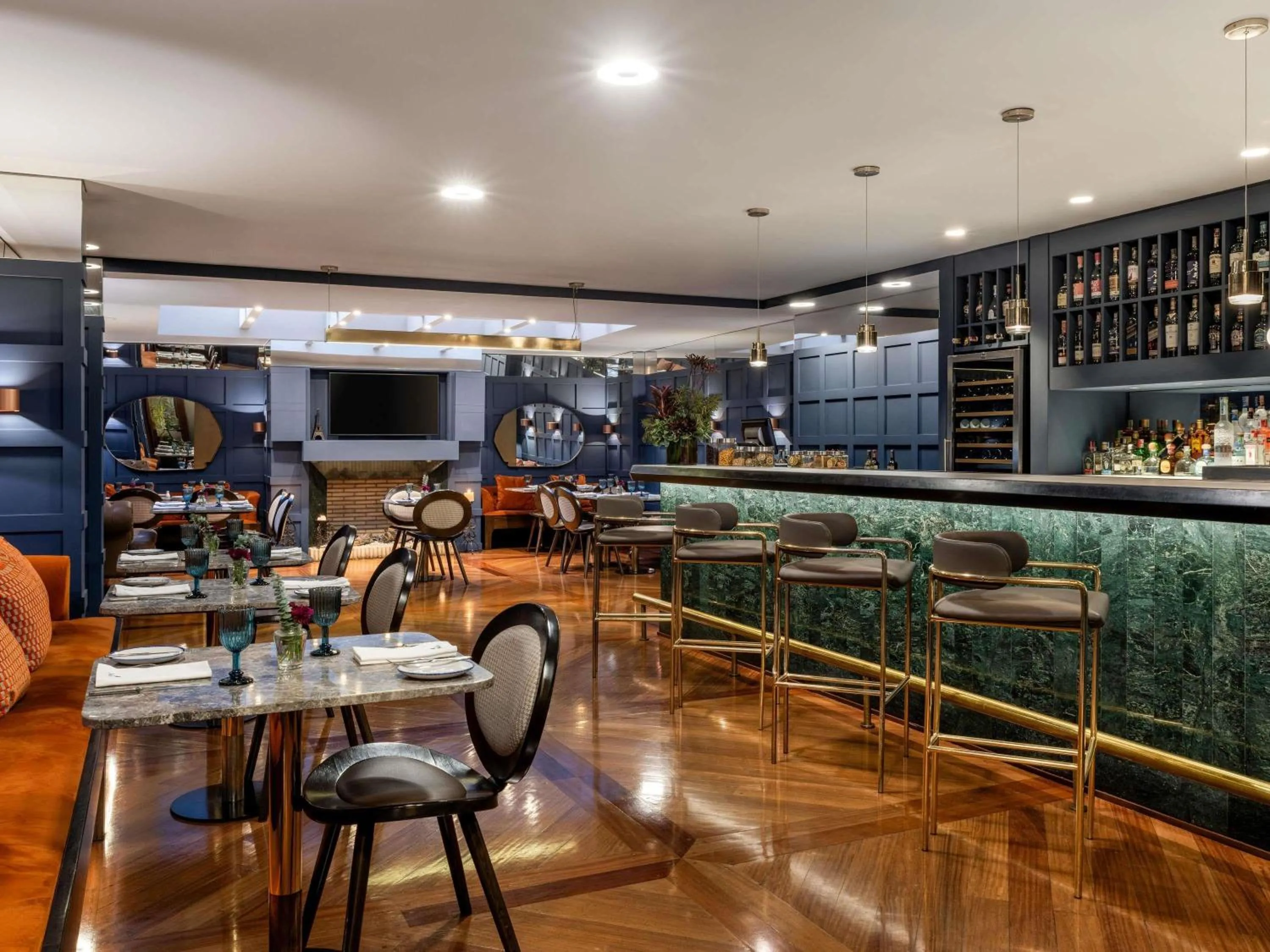 Lounge or bar in Sofitel Bogota Victoria Regia