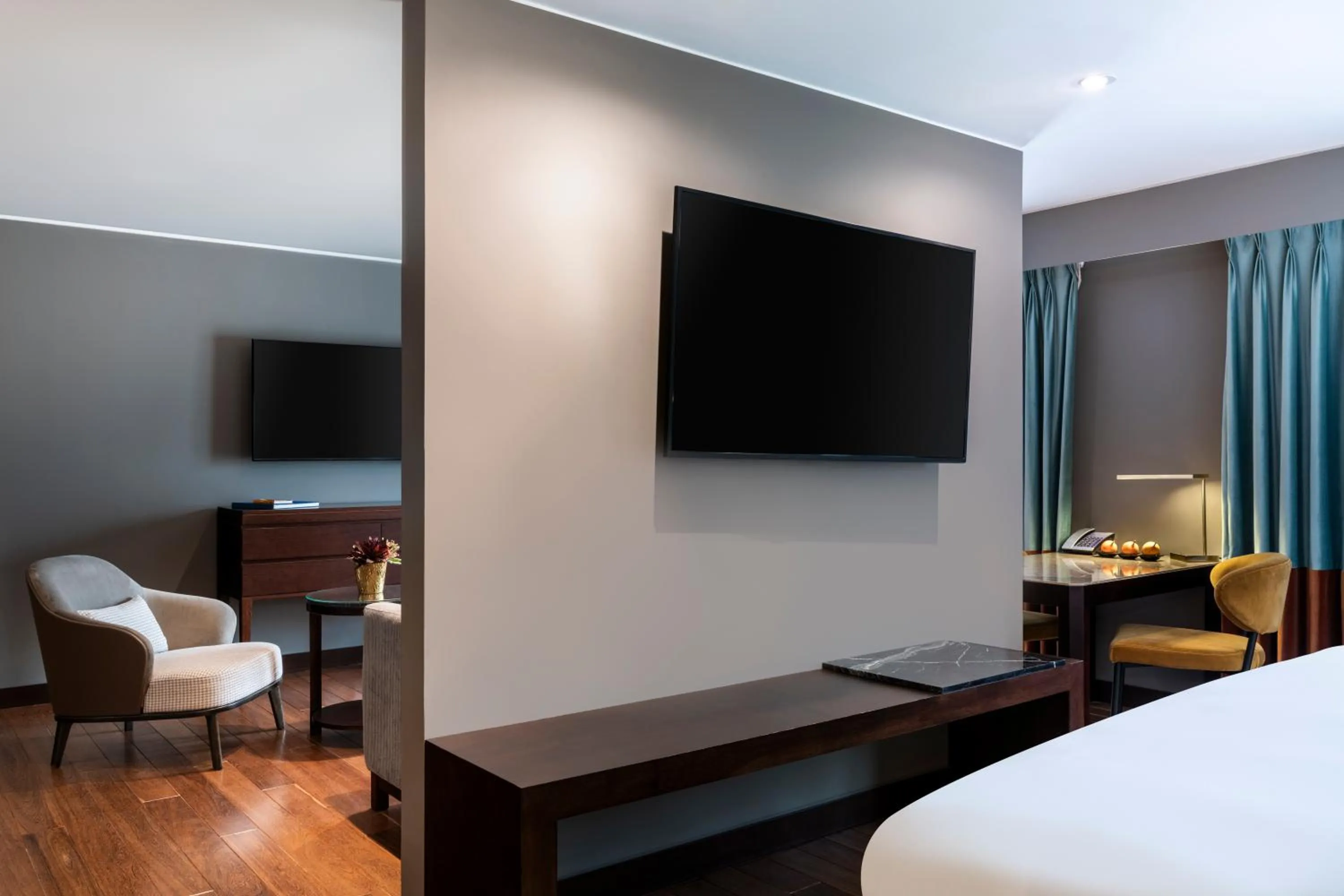 Living room, Bed in Sofitel Bogota Victoria Regia