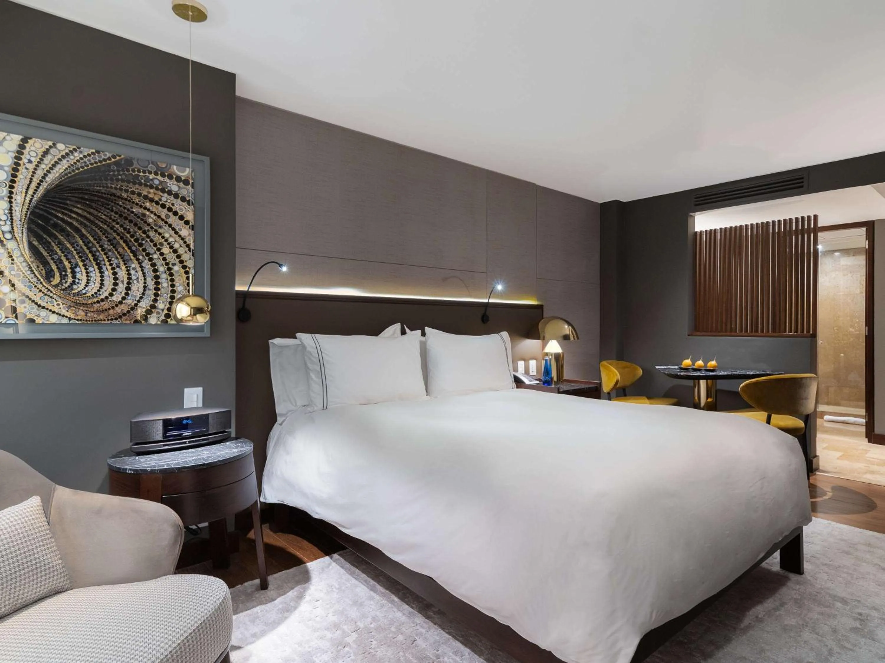 Photo of the whole room, Bed in Sofitel Bogota Victoria Regia