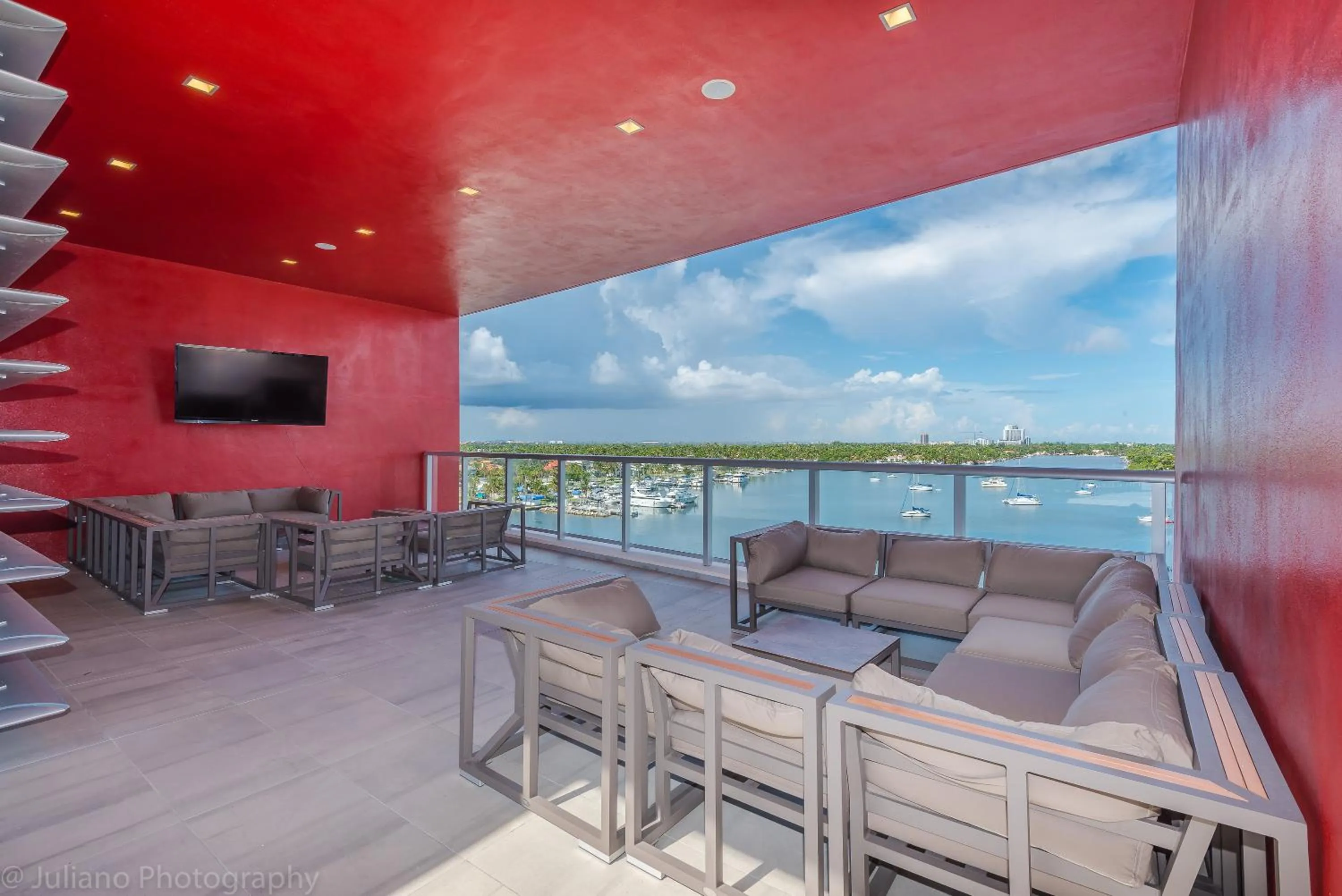 Communal lounge/ TV room in CH Luxury Condos & Studios On The Beach