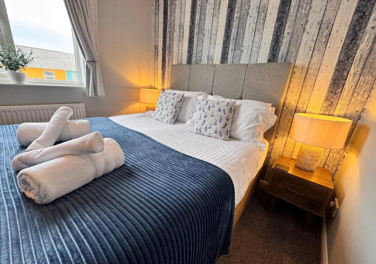 Bedroom, Bed in The Waterfront Inn