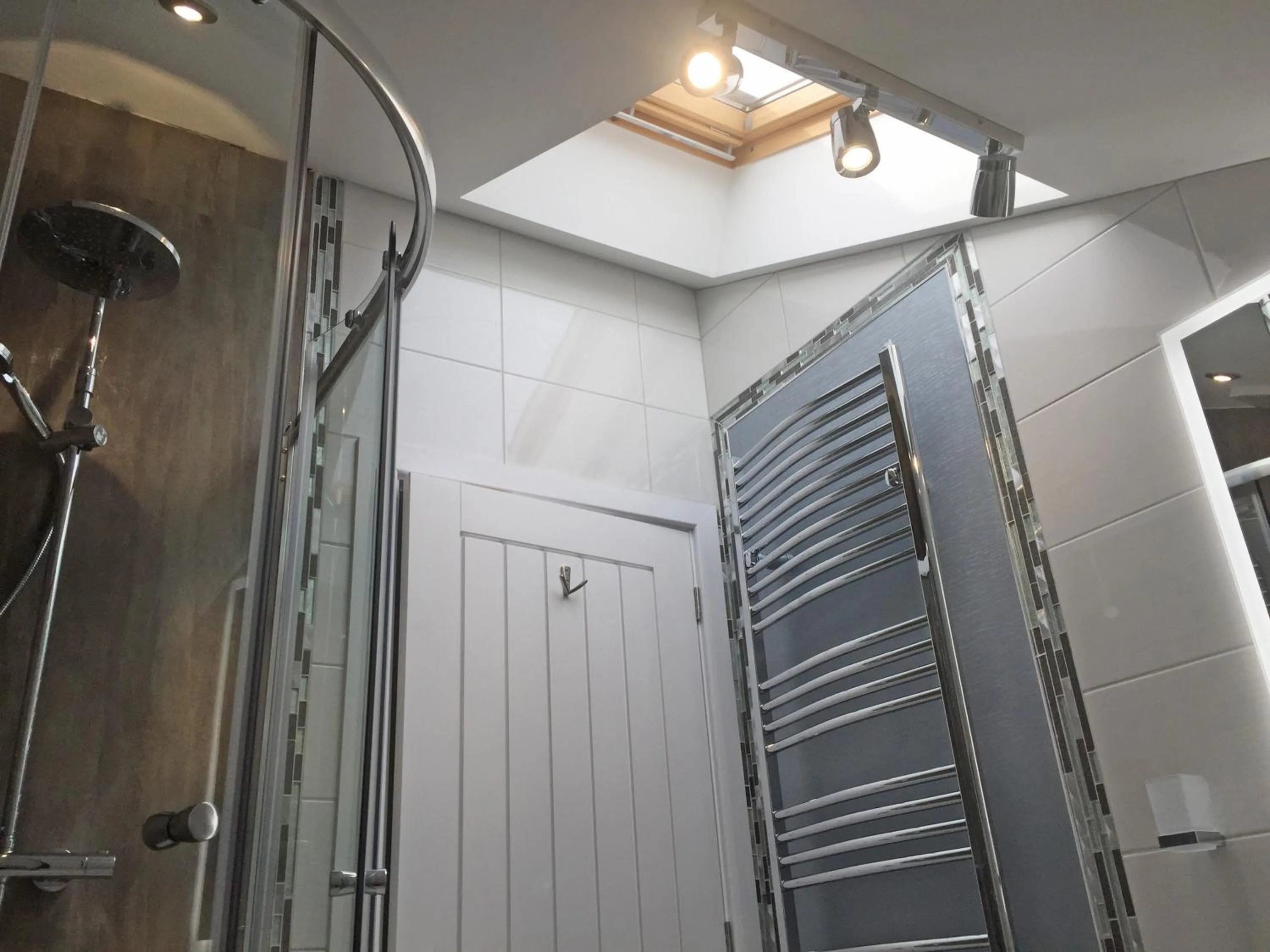 Shower in The Waterfront Inn