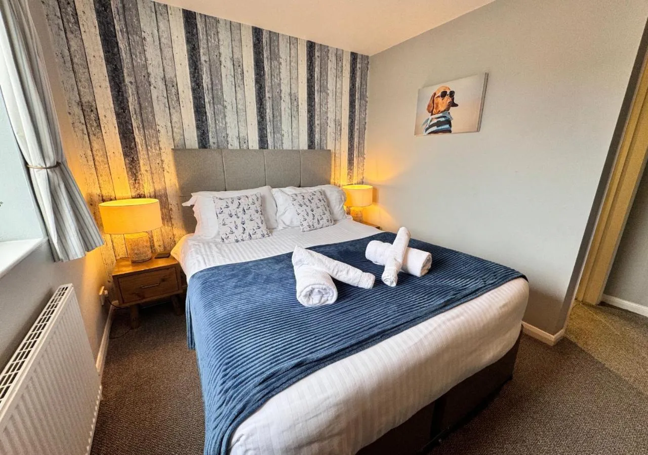 Bedroom, Bed in The Waterfront Inn