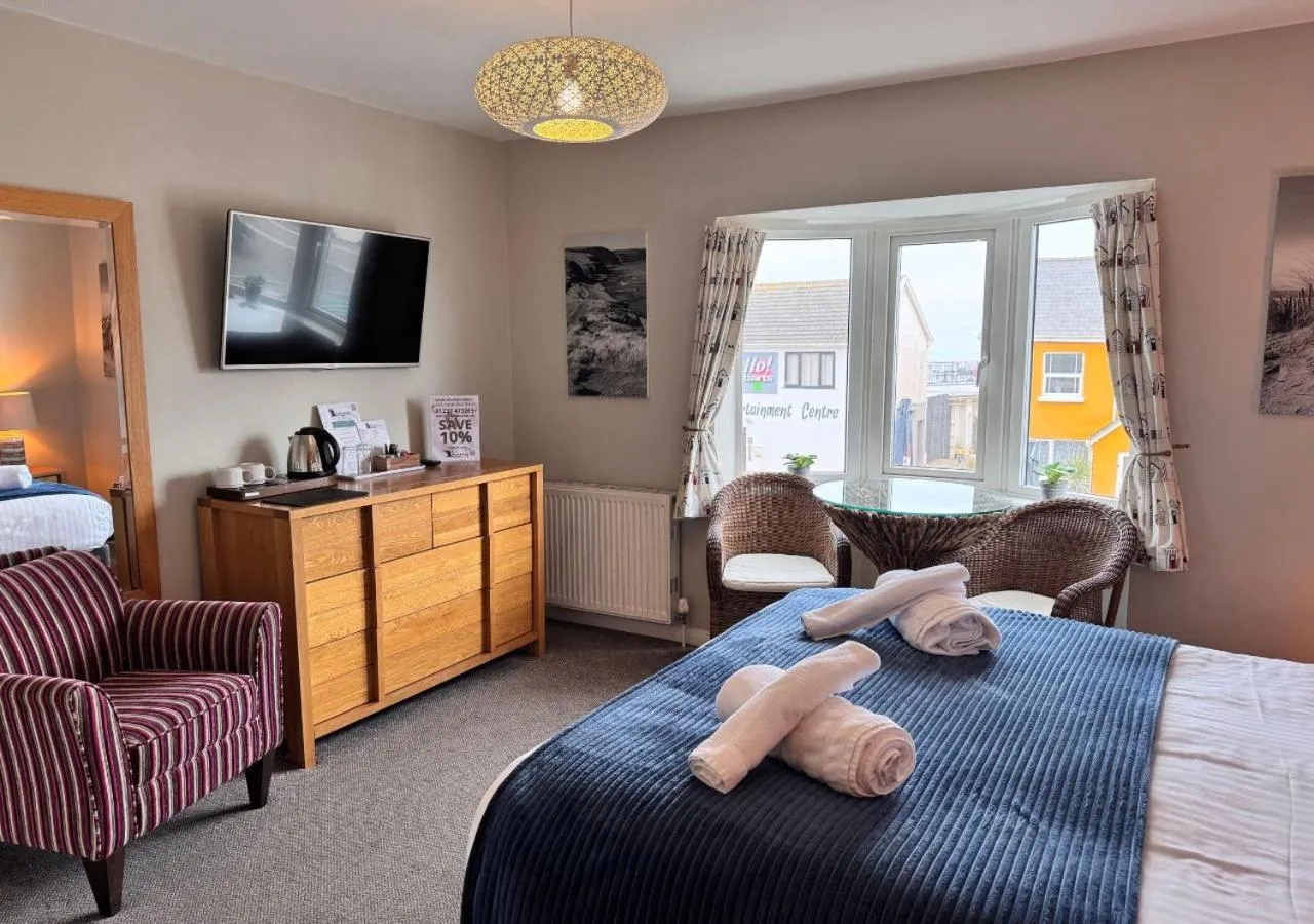 Bedroom, Bed in The Waterfront Inn