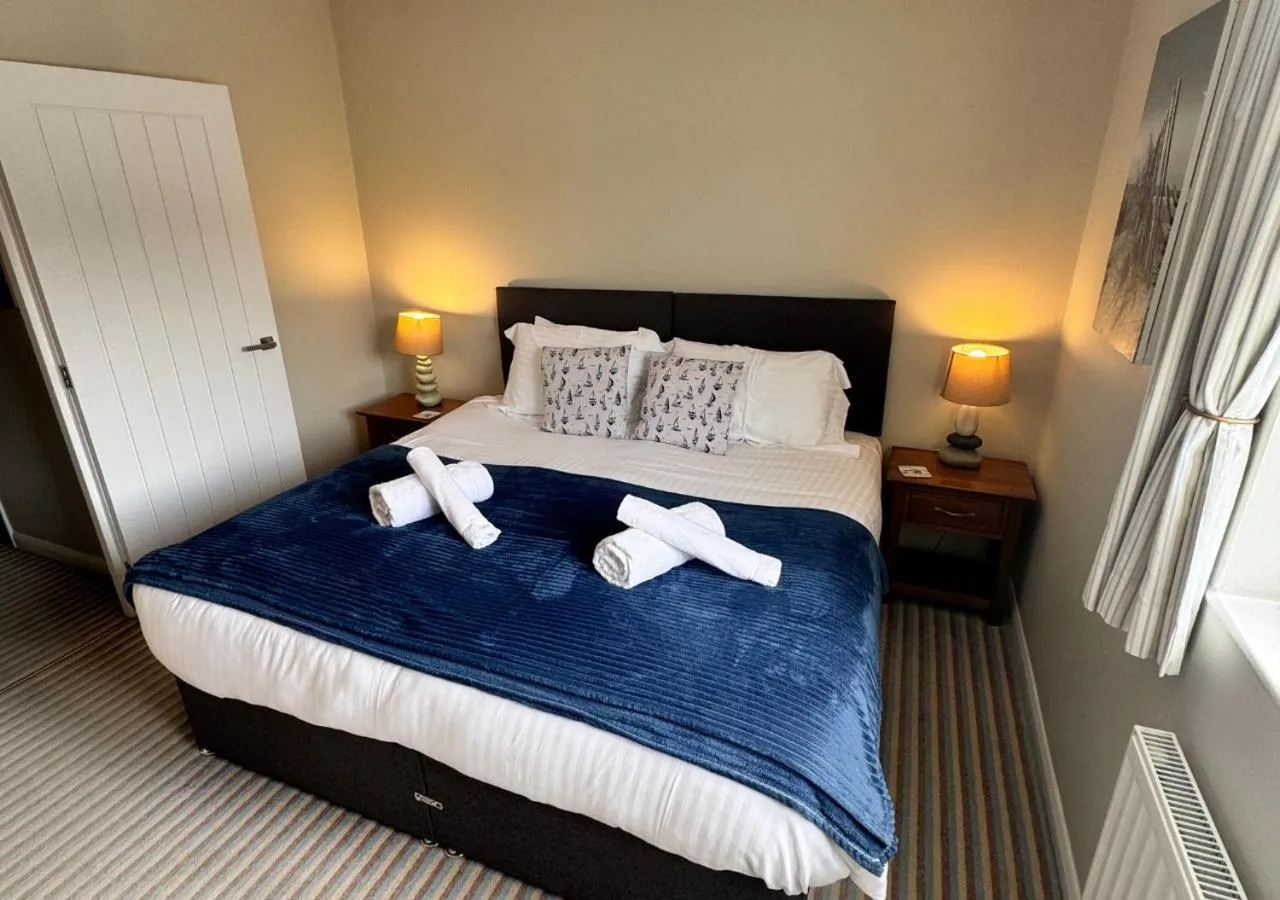 Bedroom, Bed in The Waterfront Inn