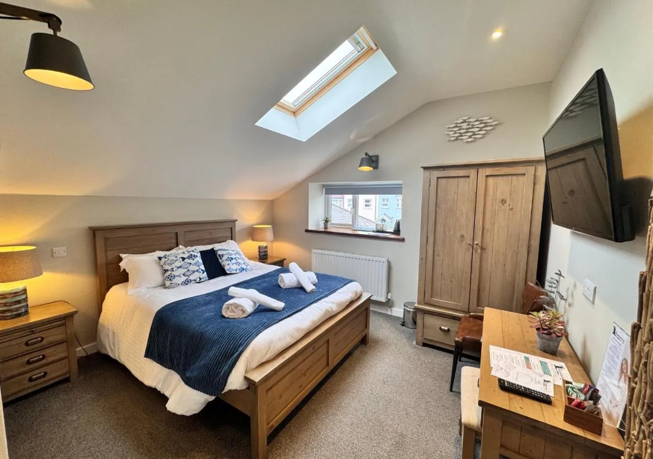 Bedroom, Bed in The Waterfront Inn