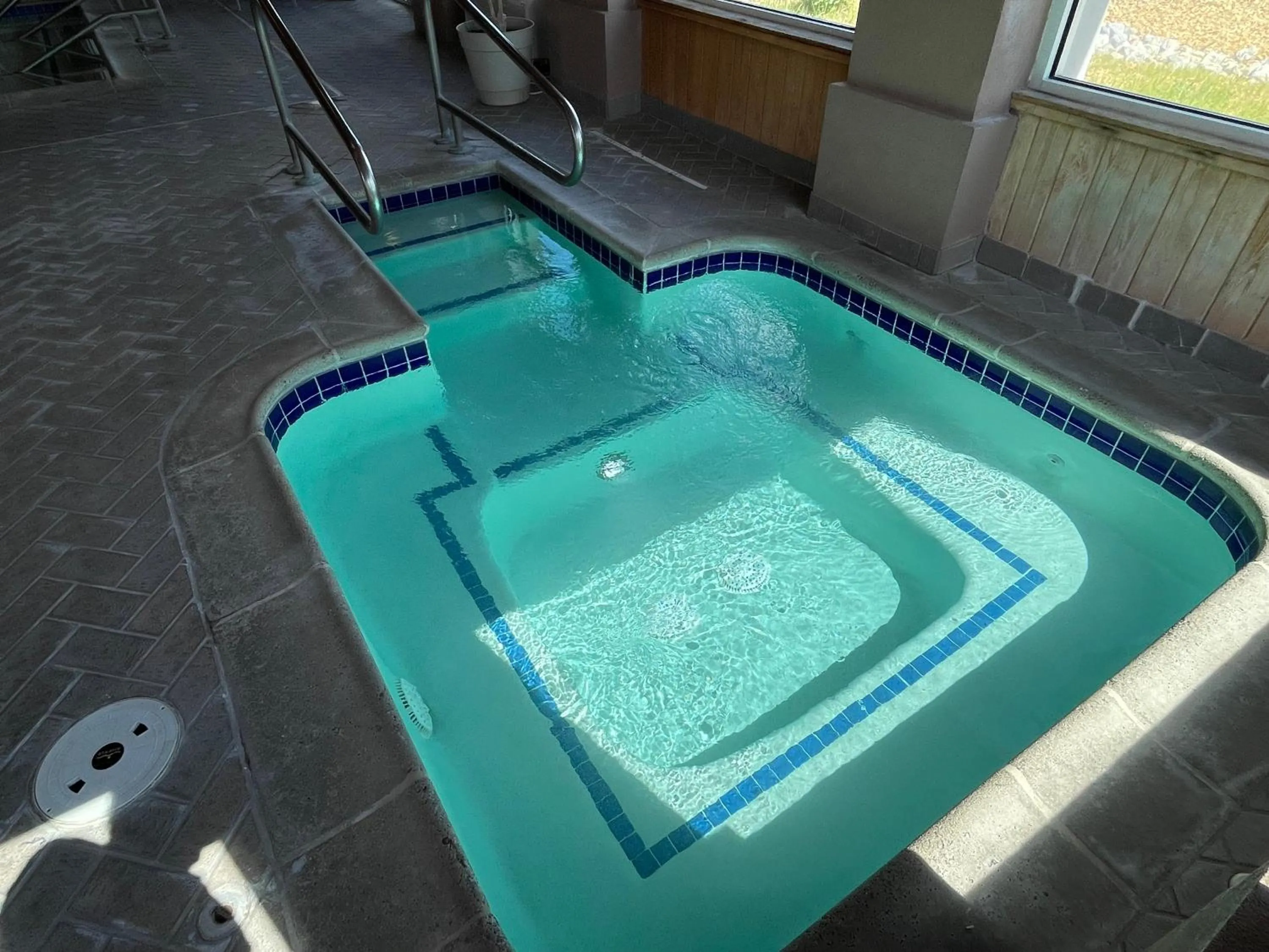 Hot Tub in Baymont by Wyndham Yreka
