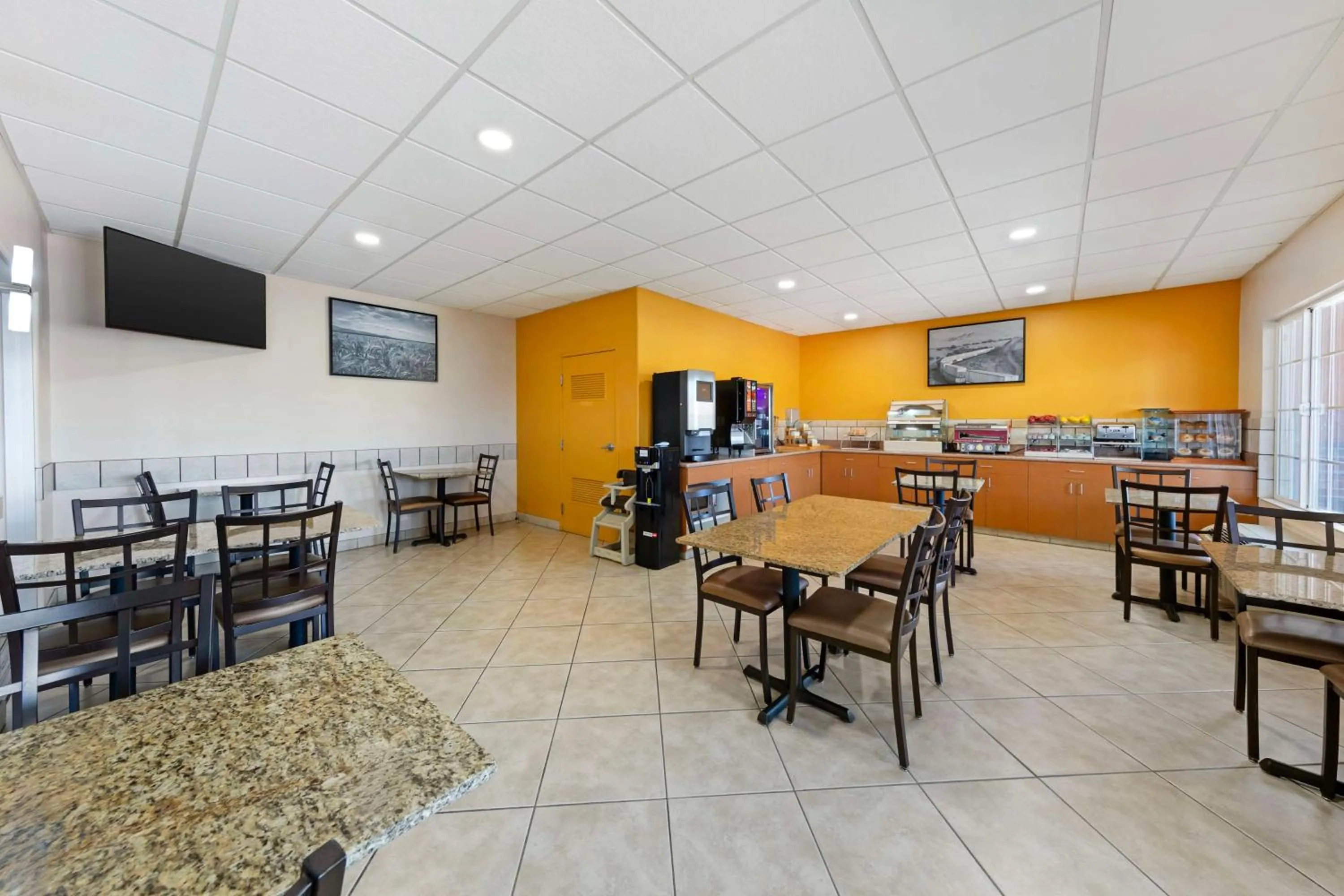 Breakfast in Best Western Plus Country Park Hotel