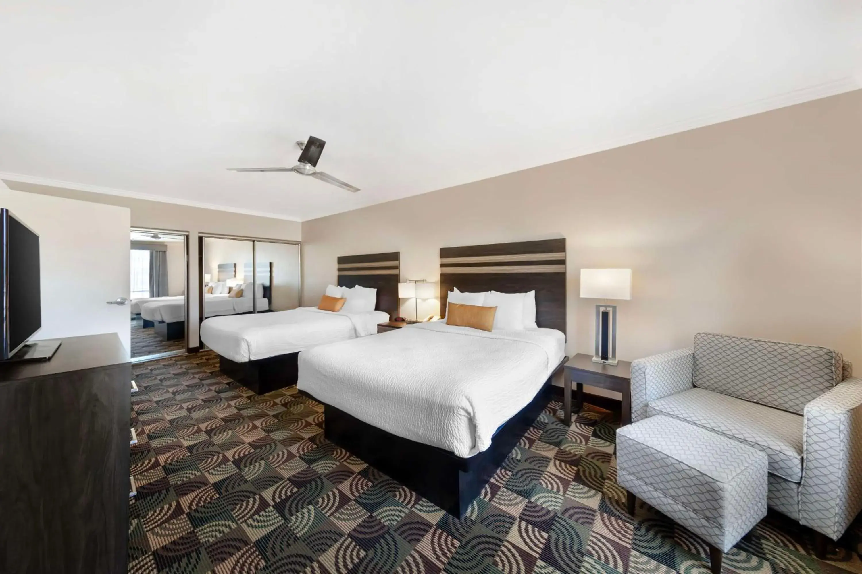 Queen Suite with Sofa Bed - Smoking in Best Western Plus Country Park Hotel Queen Suite with Sofa Bed - Smoking in Best Western Plus Country Park Hotel