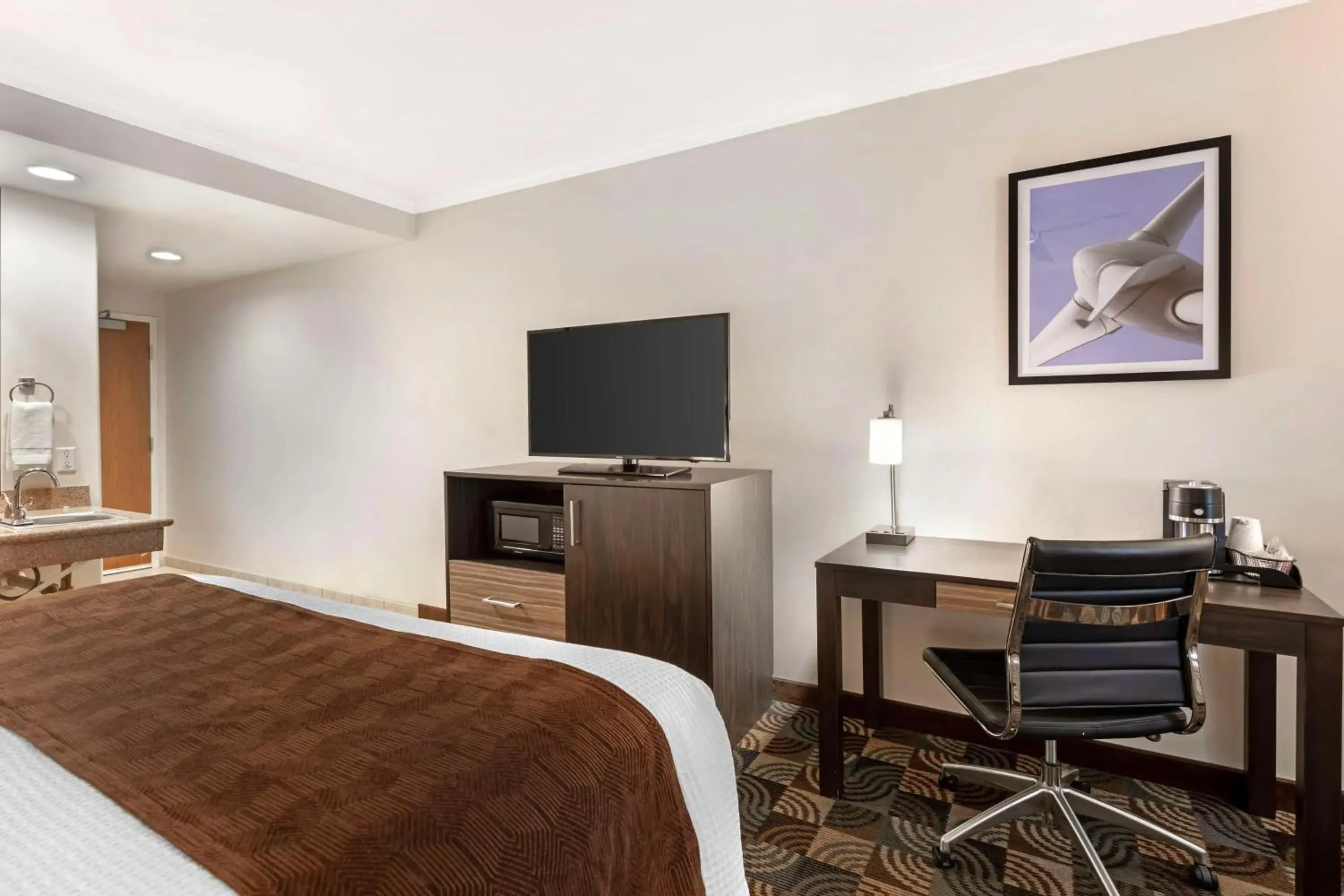 King Suite with Sofa Bed - Non-Smoking in Best Western Plus Country Park Hotel King Suite with Sofa Bed - Non-Smoking in Best Western Plus Country Park Hotel