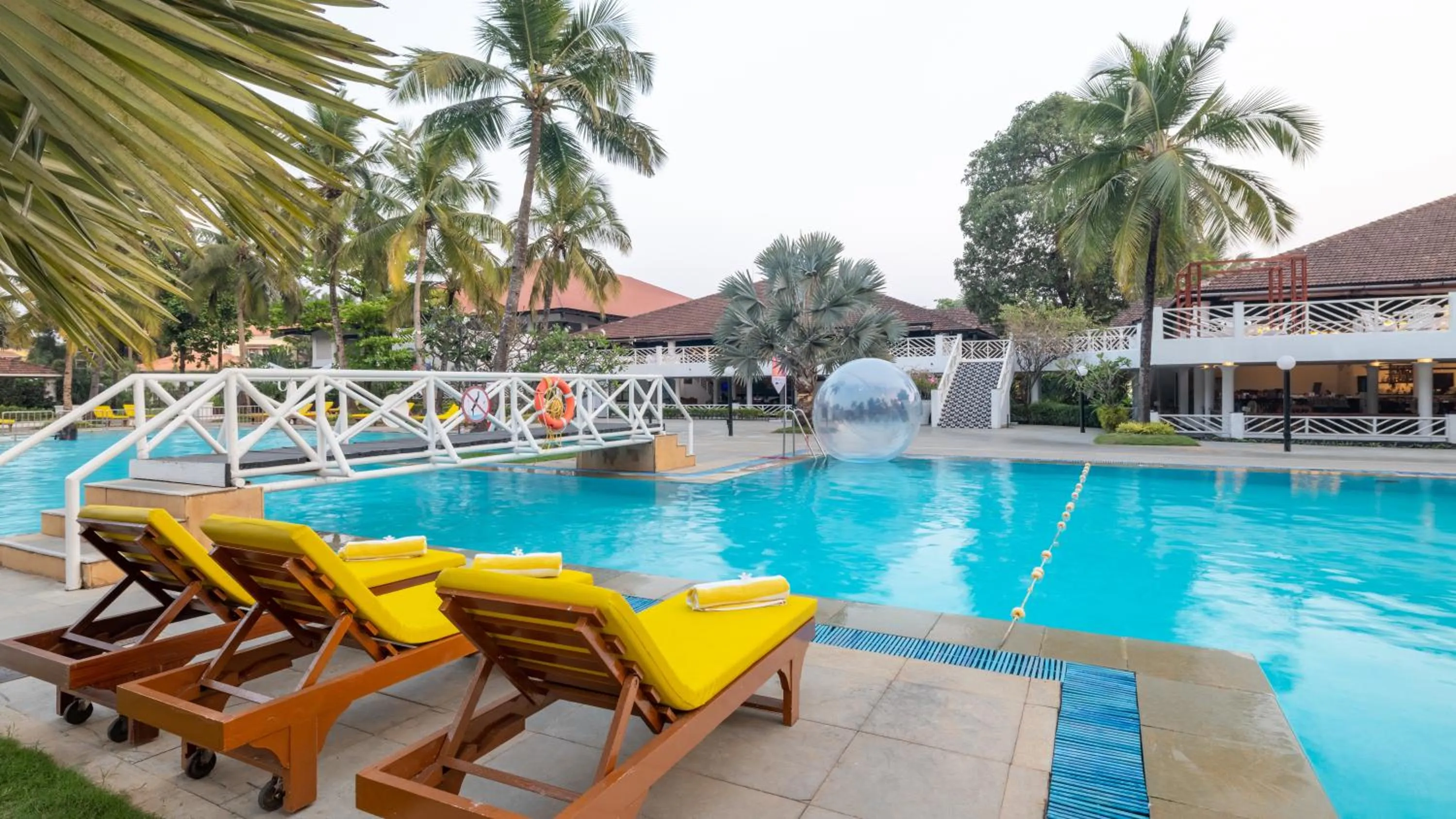Swimming pool in Novotel Goa Dona Sylvia Resort