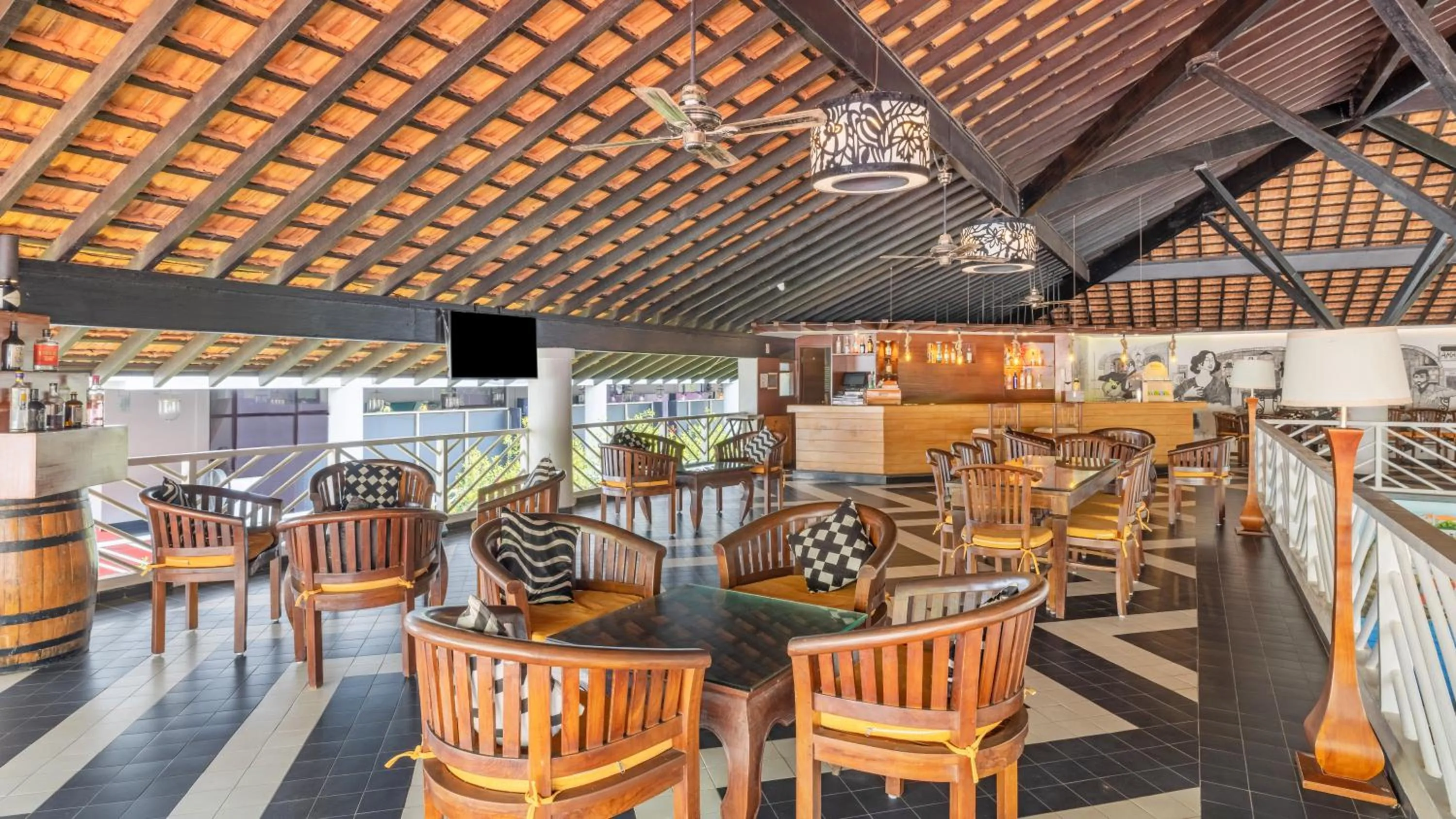 Lounge or bar in Novotel Goa Dona Sylvia Resort