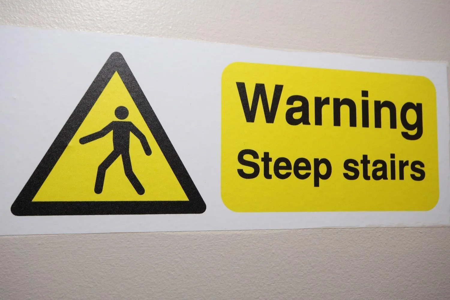 Logo/Certificate/Sign in The Railway Sleeper Lodge