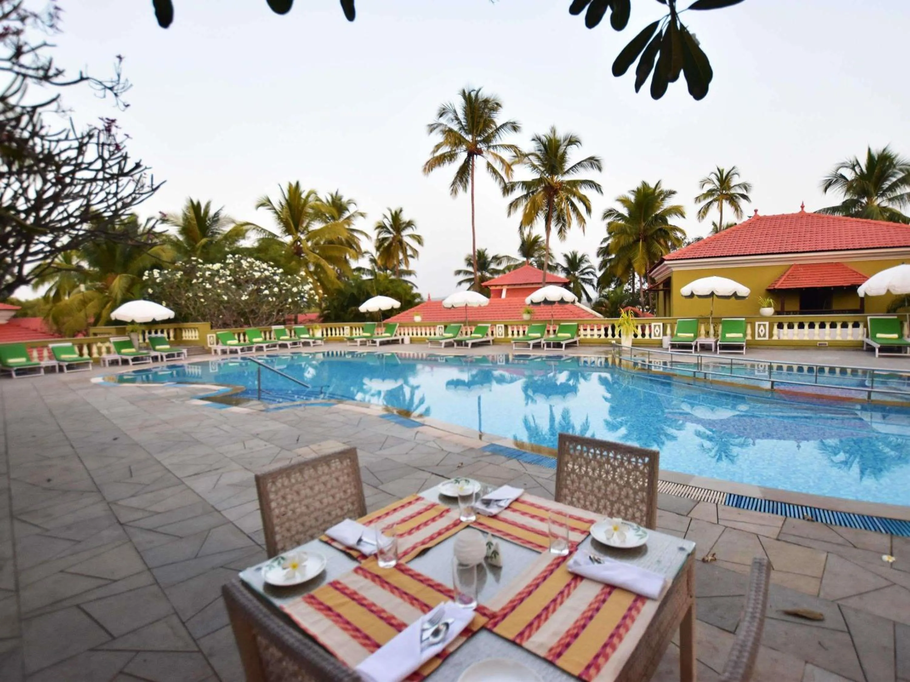 Restaurant/places to eat in Mercure Goa Devaaya Resort