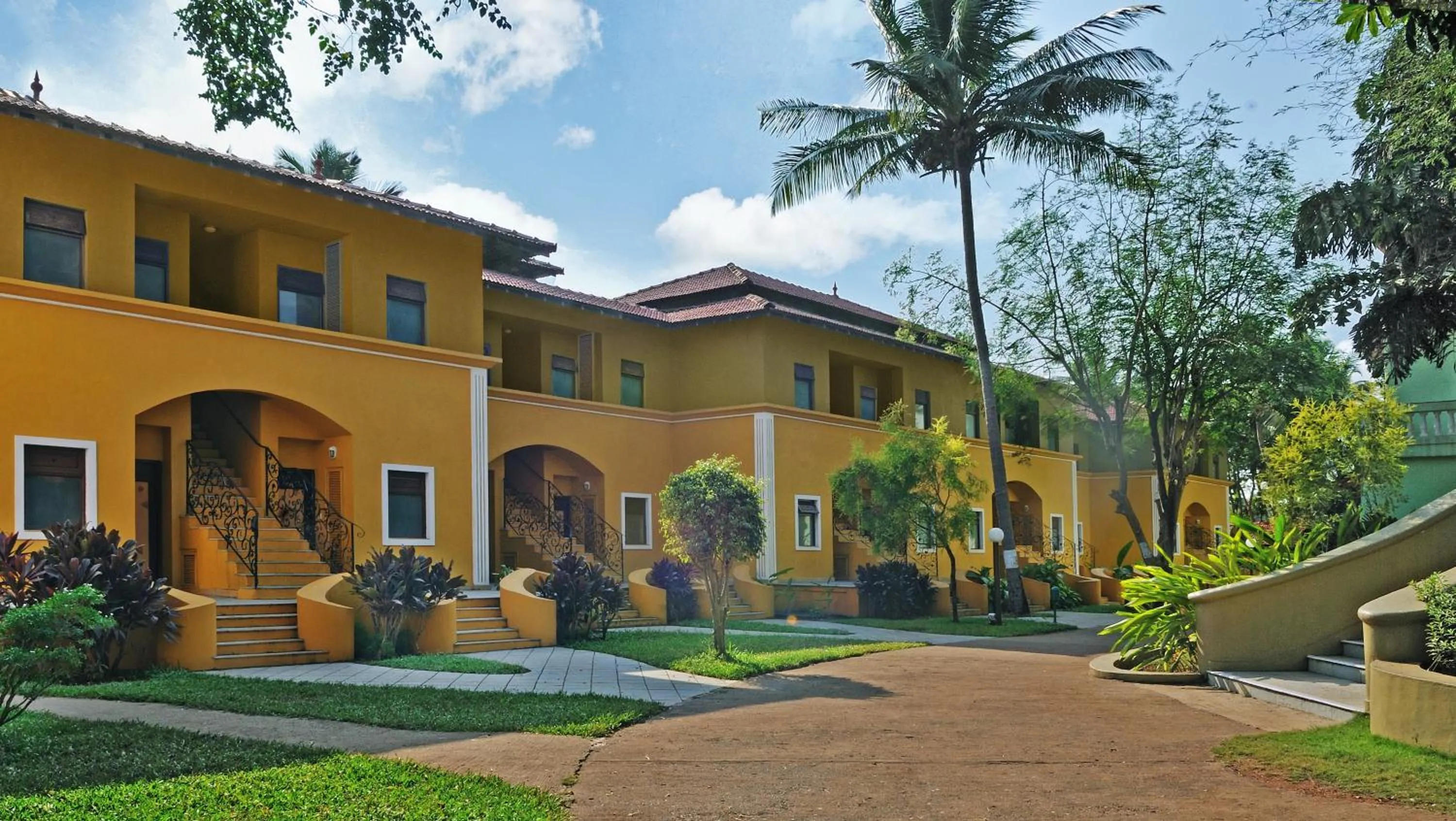 Garden view in Mercure Goa Devaaya Resort