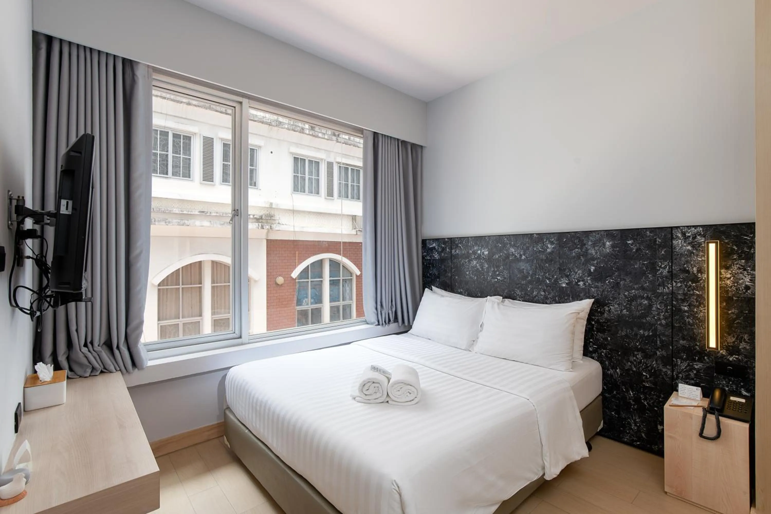 Bed in Metz Pratunam