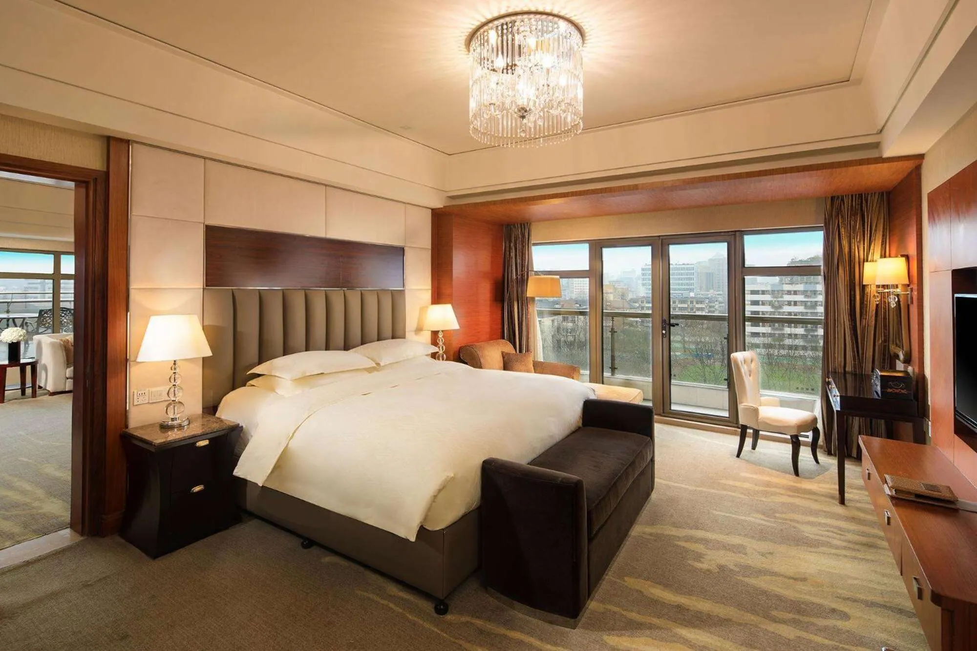 Photo of the whole room, Bed in Wyndham Grand Plaza Royale Hangzhou