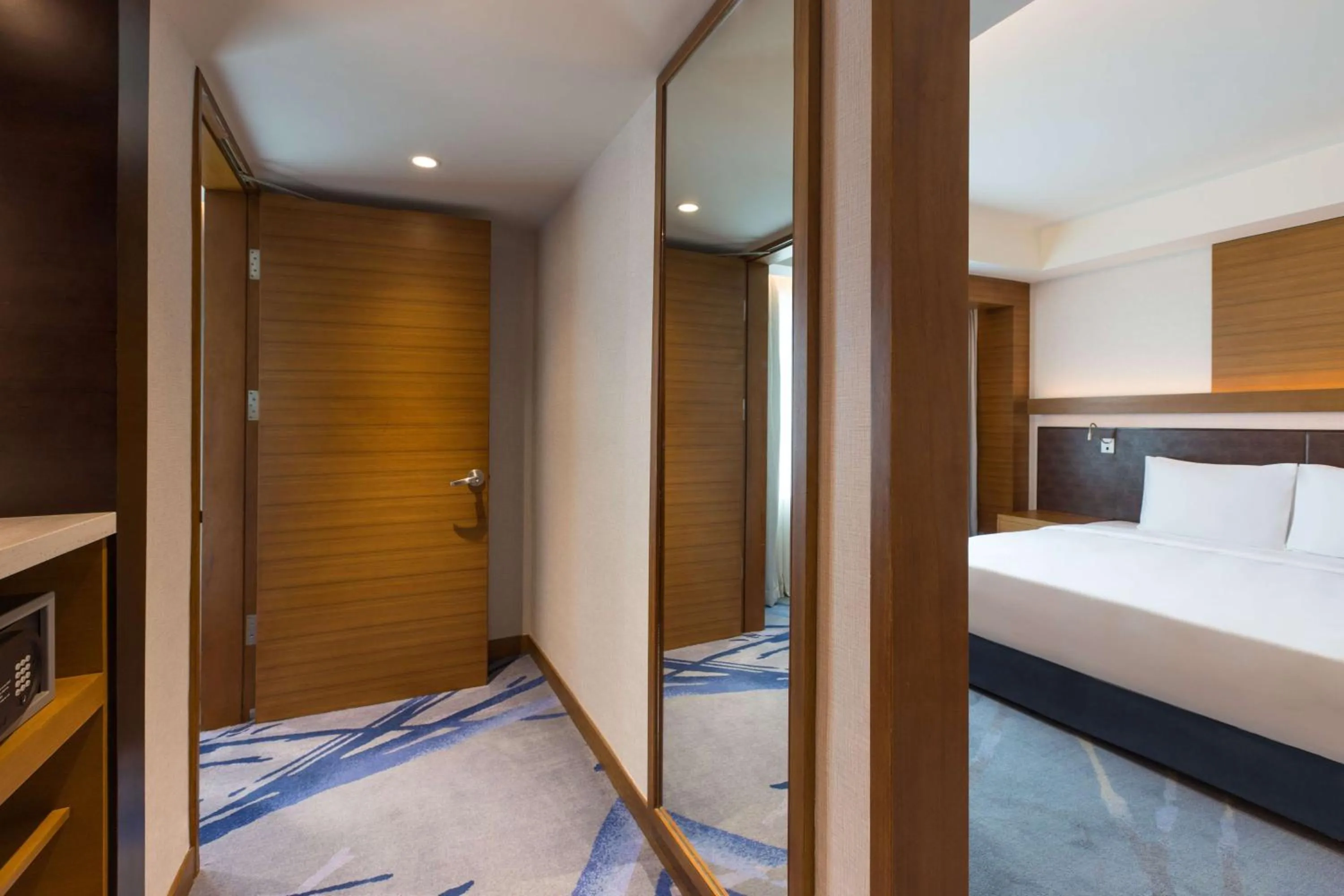 Photo of the whole room, Bed in Radisson Blu Cebu