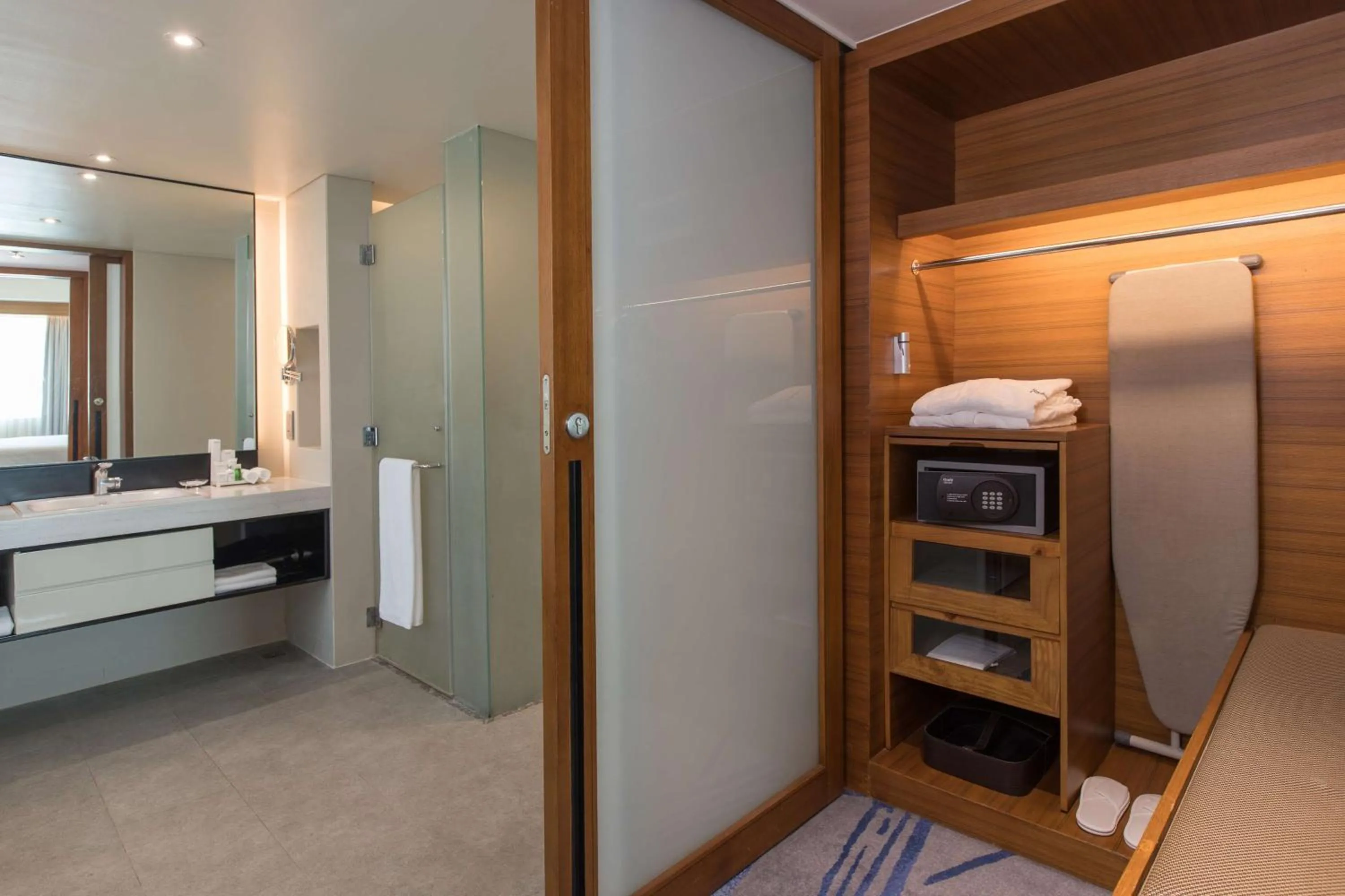 Bathroom in Radisson Blu Cebu