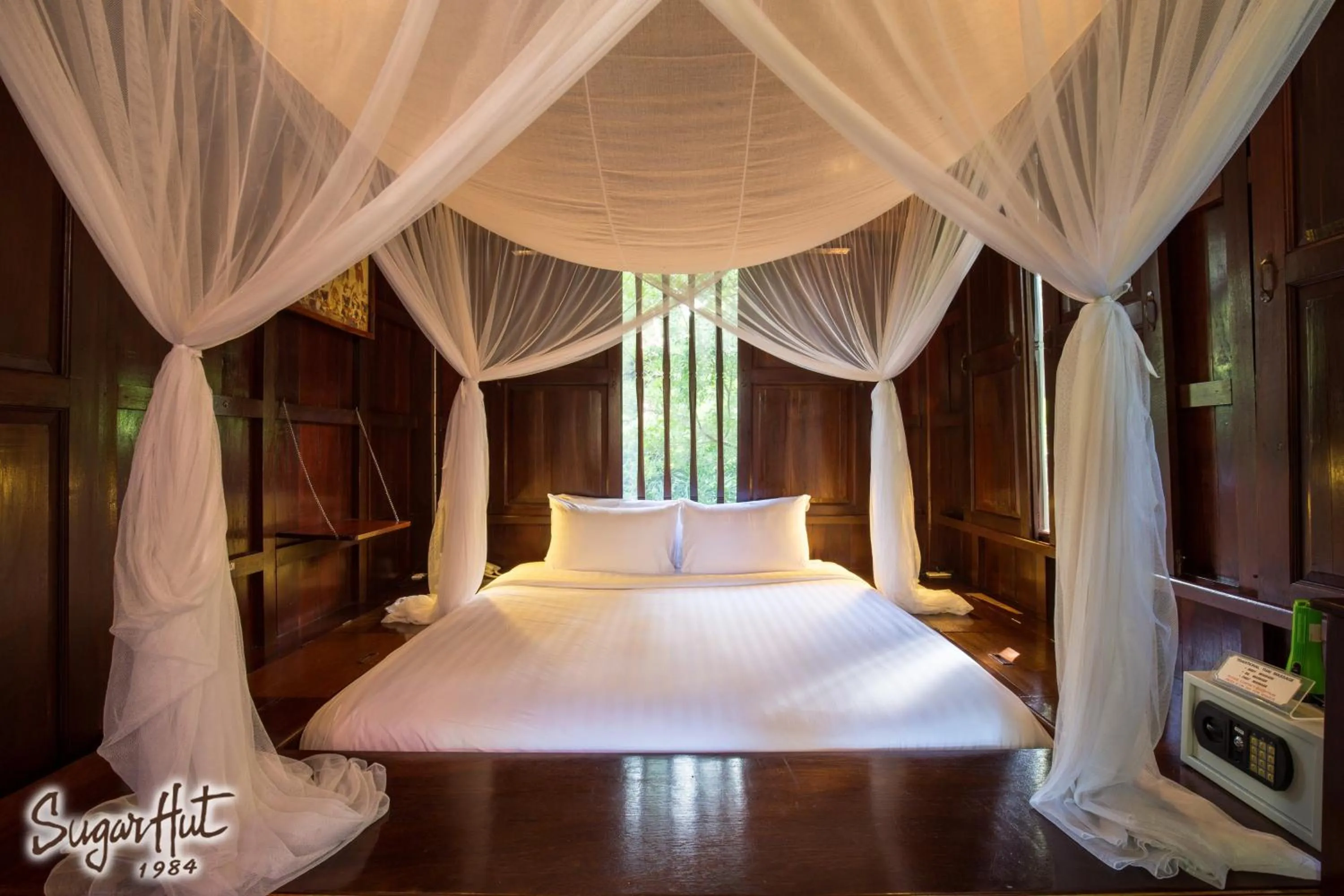 Bedroom, Bed in Sugar Hut Resort & Restaurant