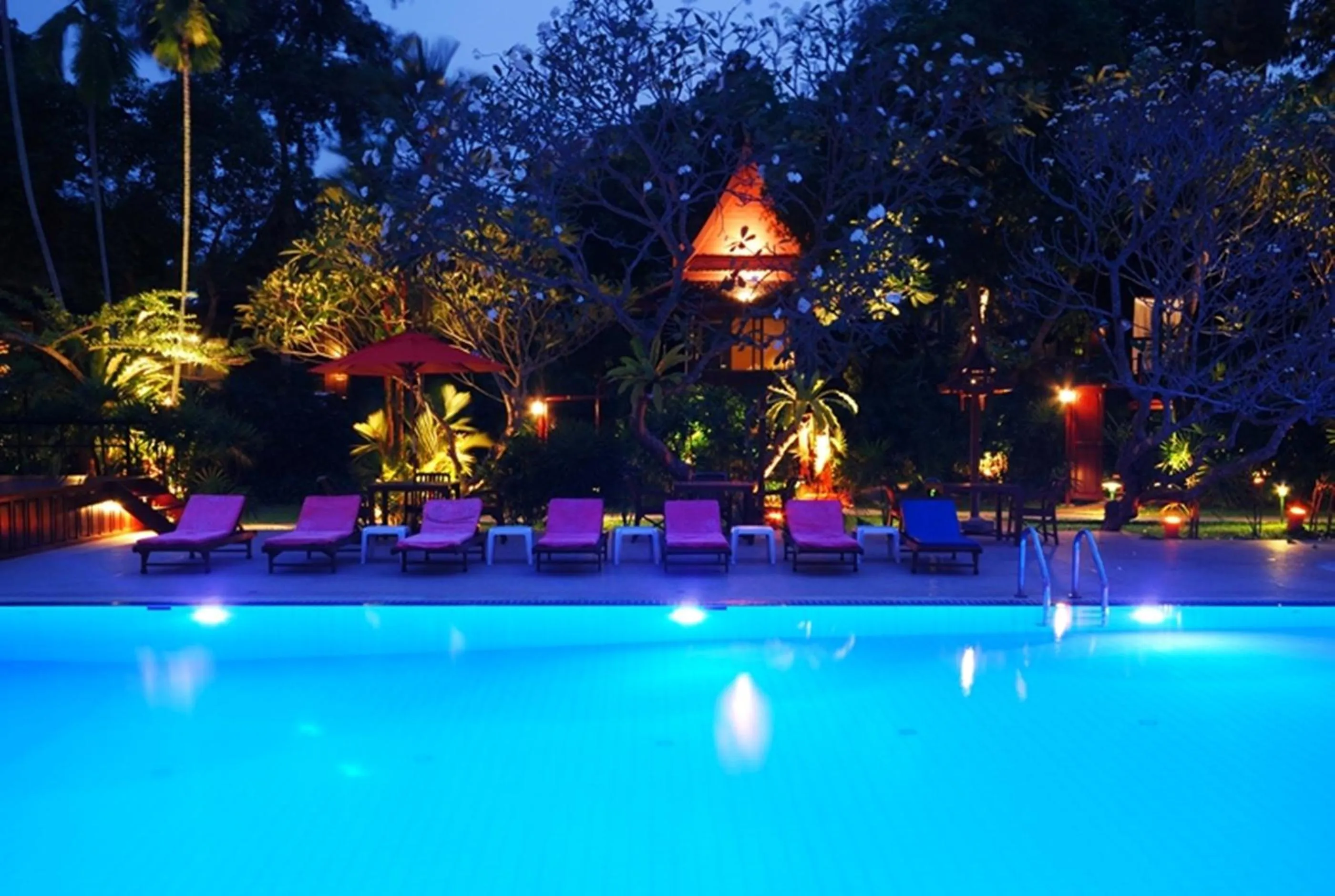 Swimming pool in Sugar Hut Resort & Restaurant