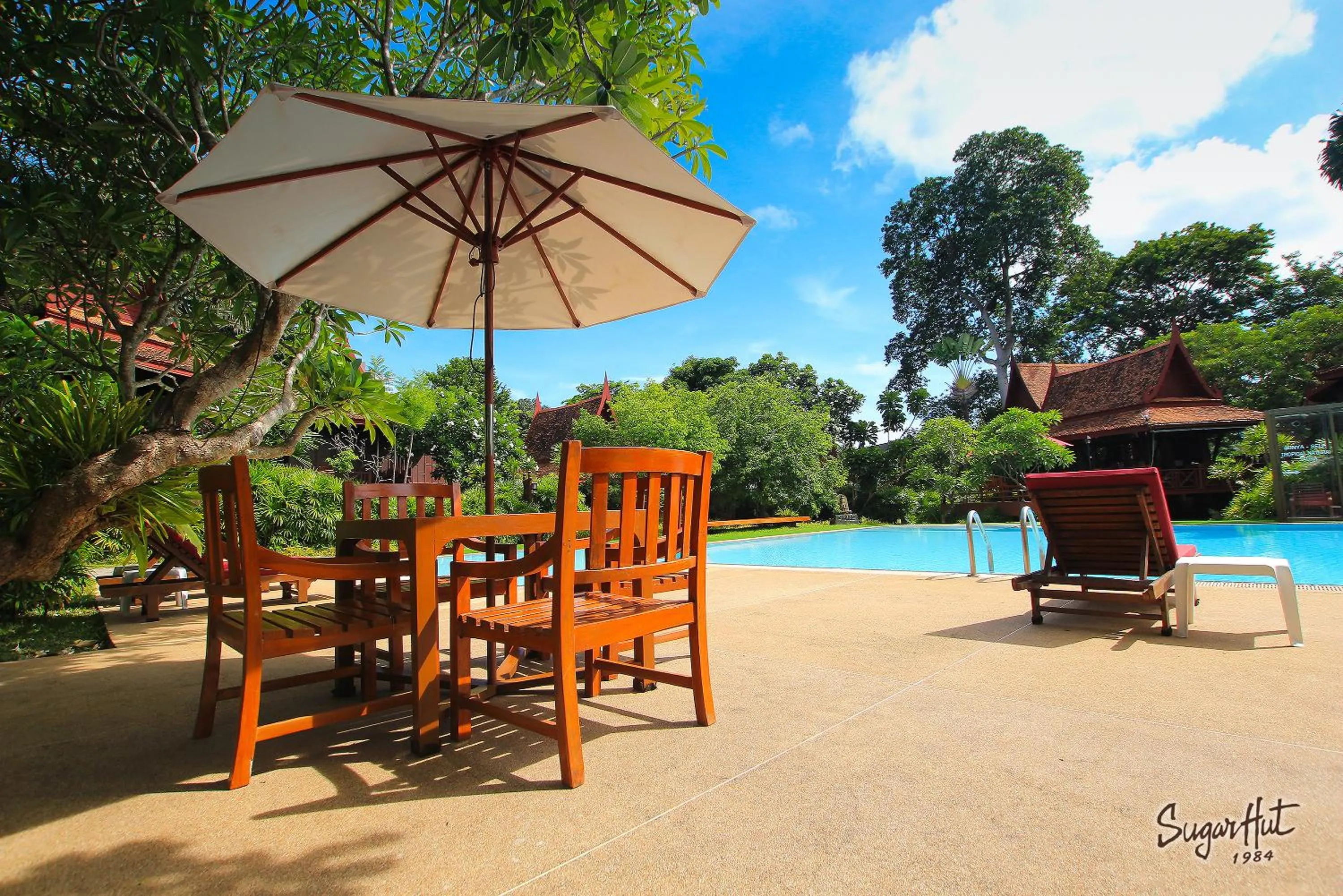 Swimming pool in Sugar Hut Resort & Restaurant